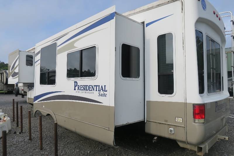 USED 2007 HOLIDAY RAMBLER PRESIDENTIAL Overview Berryland Campers