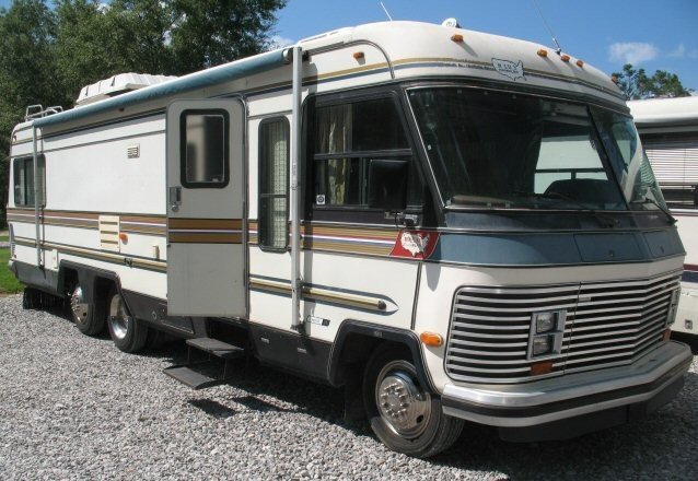 USED 1986 HOLIDAY RAMBLER IMPERIAL 33 Overview Berryland Campers