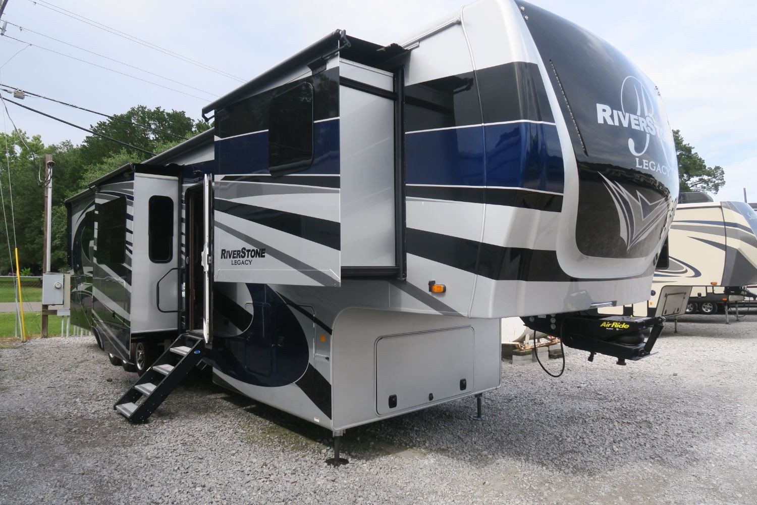 New Riverstone Legacy Fkth Overview Berryland Campers