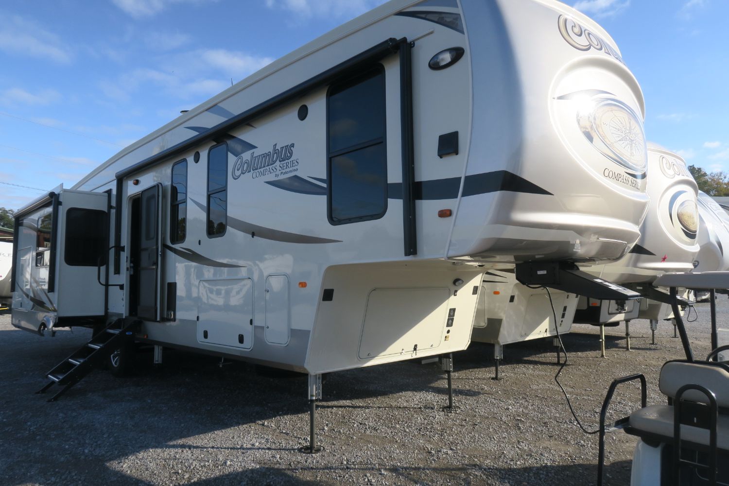 NEW 2019 COLUMBUS COMPASS 378MBC - Overview | Berryland Campers