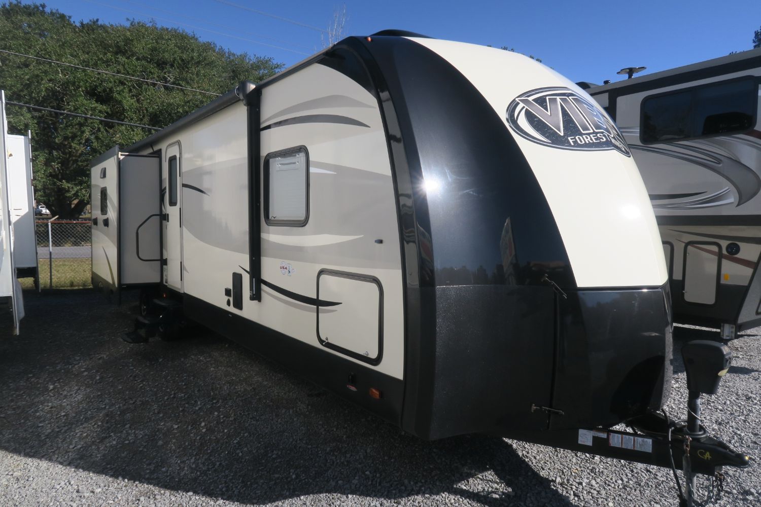 USED 2017 VIBE EXTREME LITE 312BHS Overview Berryland Campers