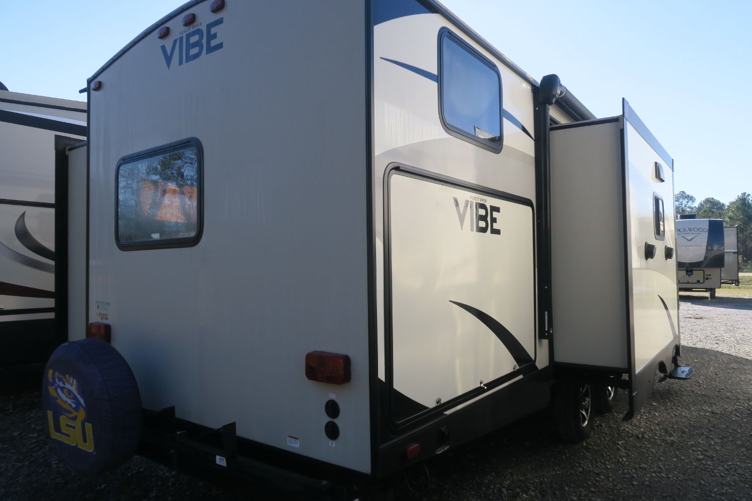 USED 2017 VIBE EXTREME LITE 312BHS Overview Berryland Campers
