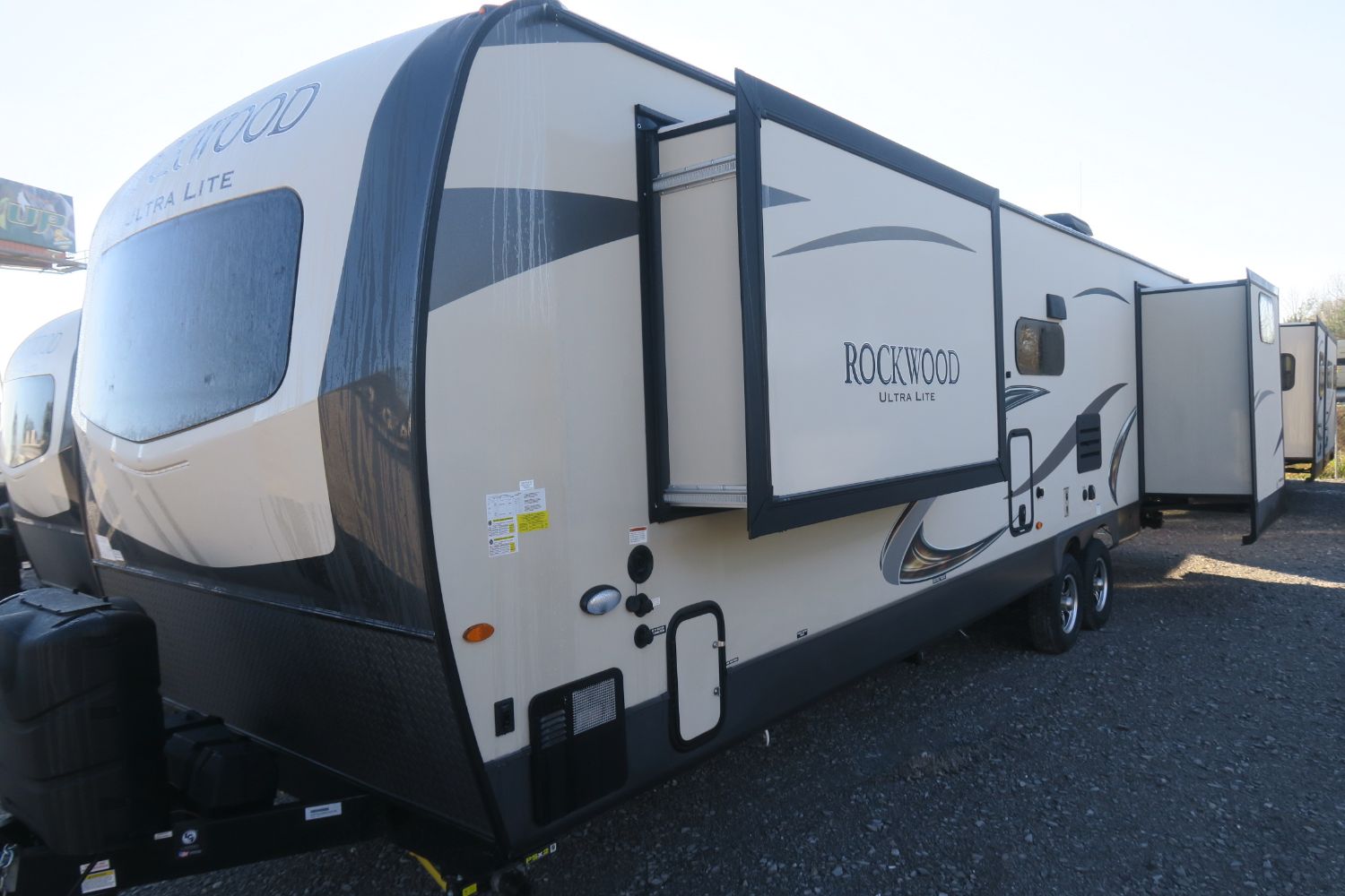 NEW 2019 ROCKWOOD ULTRA LITE 2910SBD Overview Berryland Campers