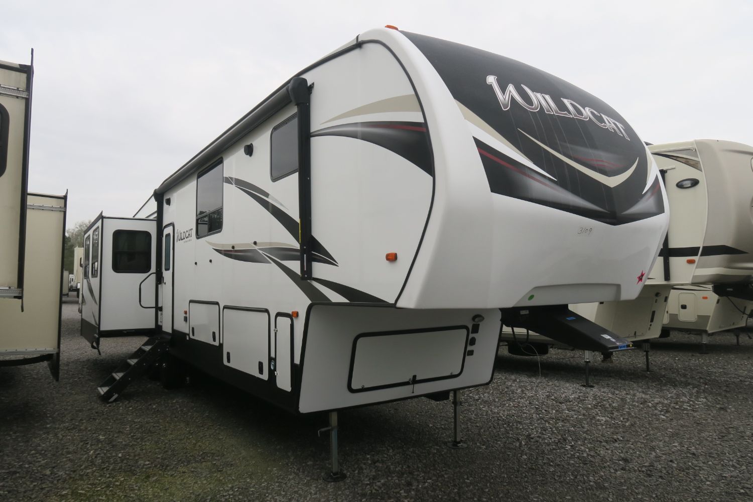 NEW 2019 WILDCAT 384MB - Overview | Berryland Campers