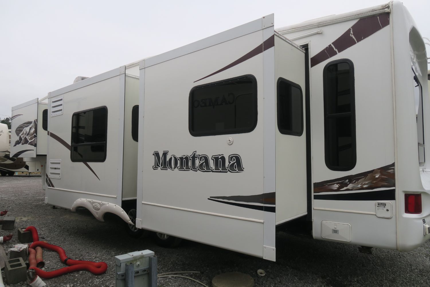 USED 2007 KEYSTONE MONTANA 3500RL - Overview | Berryland Campers