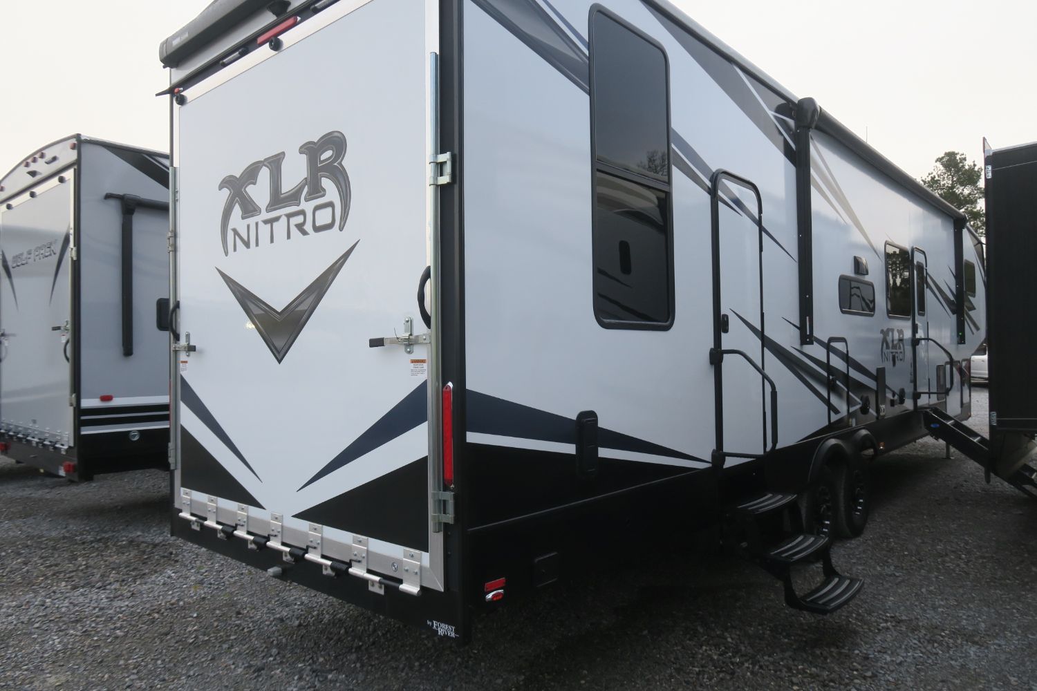 NEW 2019 XLR NITRO 33DK5 - Overview | Berryland Campers