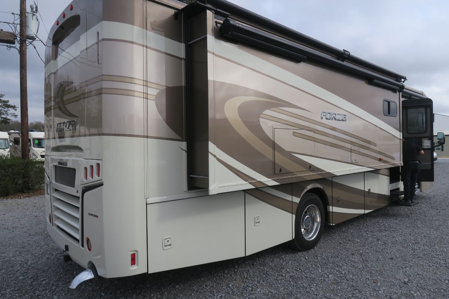 USED 2018 WINNEBAGO FORZA 34T Overview Berryland Campers