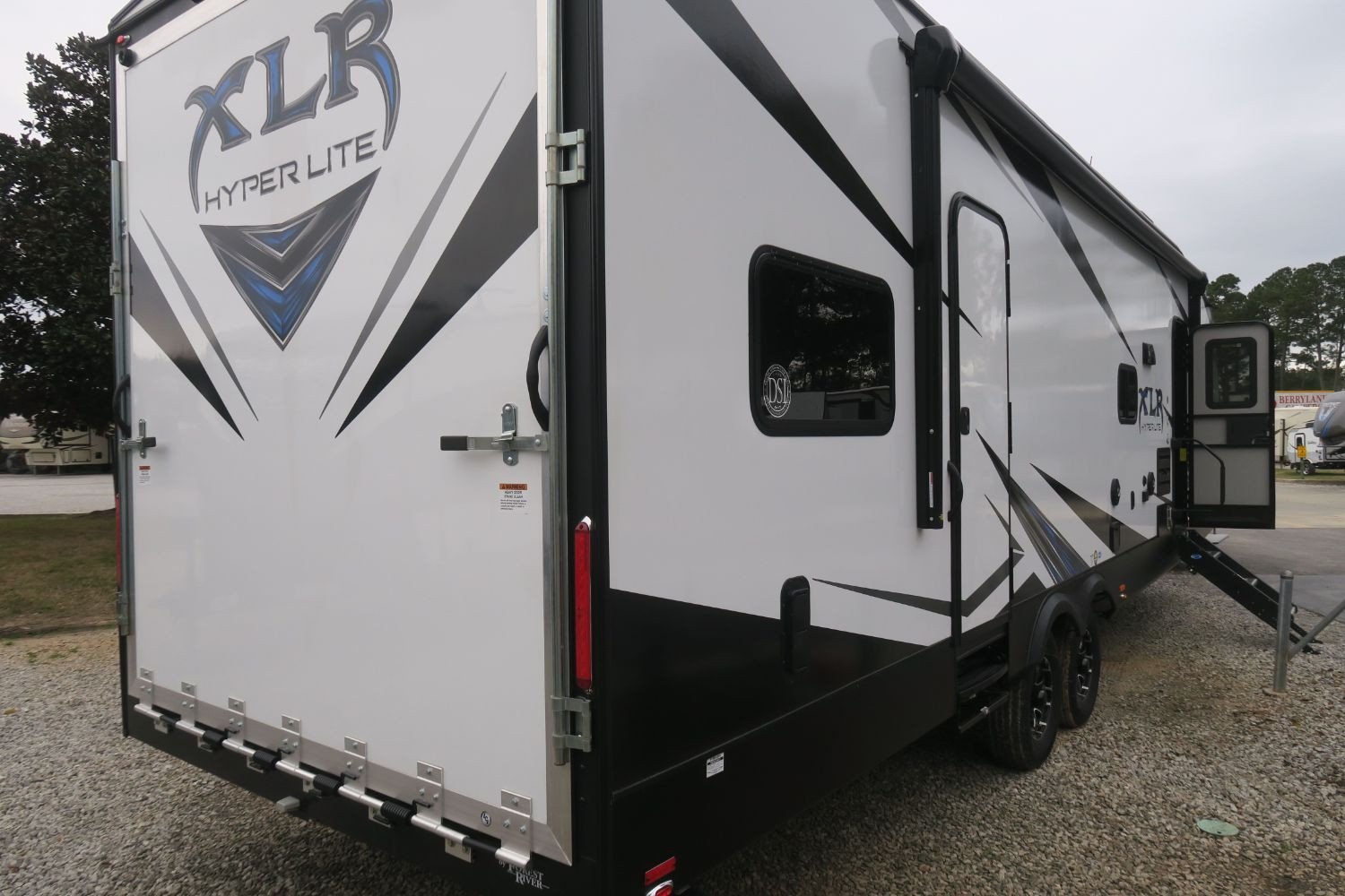 NEW 2019 XLR HYPERLITE 28HFX - Overview | Berryland Campers