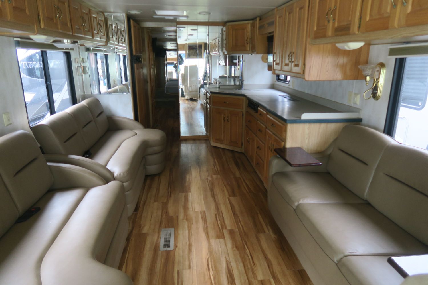 USED 2000 HOLIDAY RAMBLER ENDEAVOR 40PBD - Overview | Berryland Campers