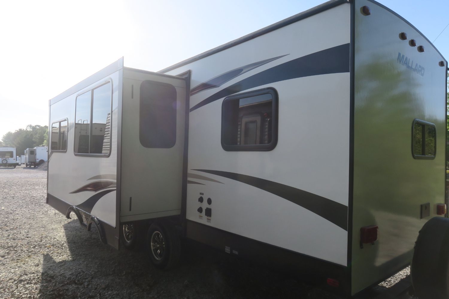 USED 2018 MALLARD M26 Overview Berryland Campers
