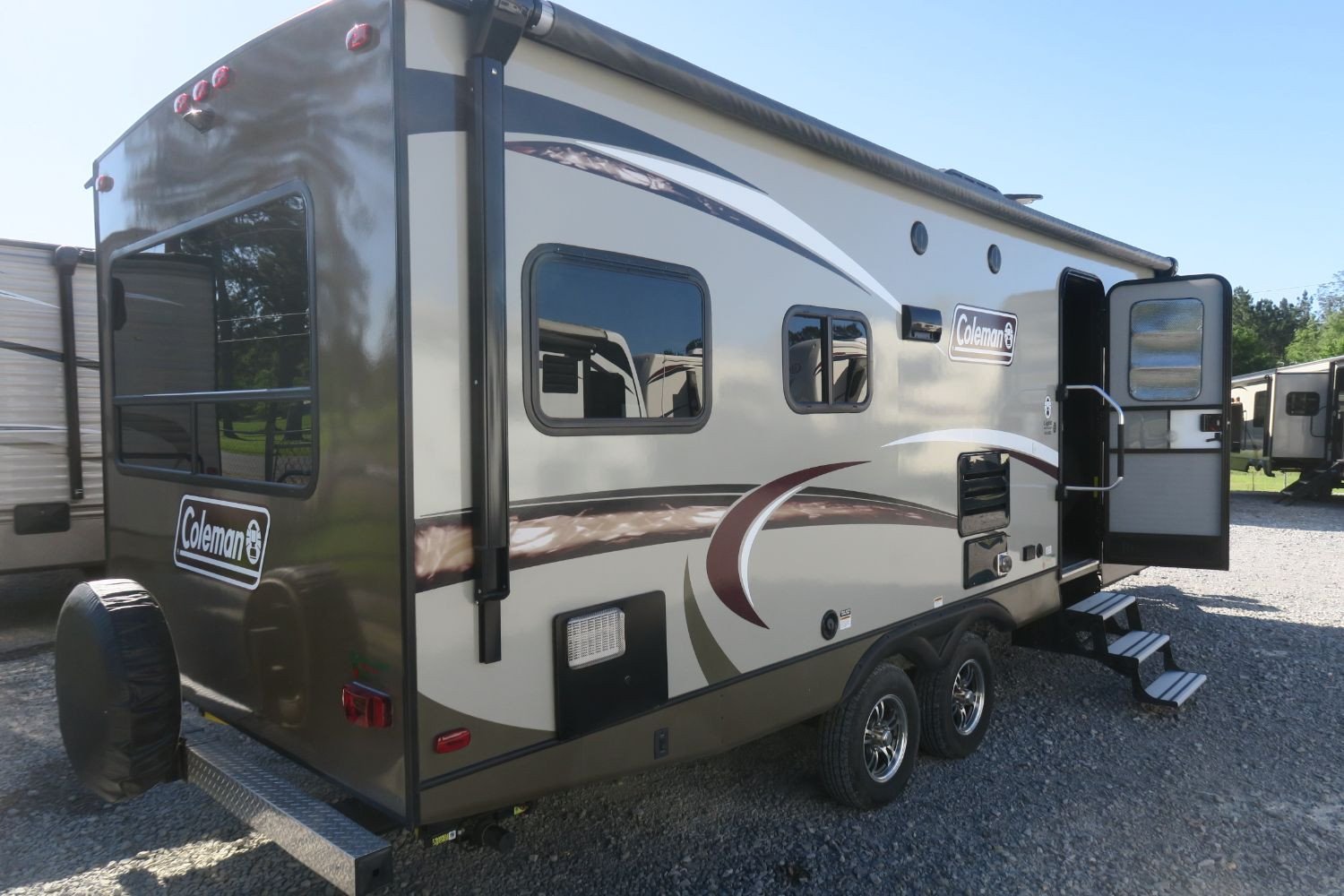 USED 2018 COLEMAN 2515RL Overview Berryland Campers