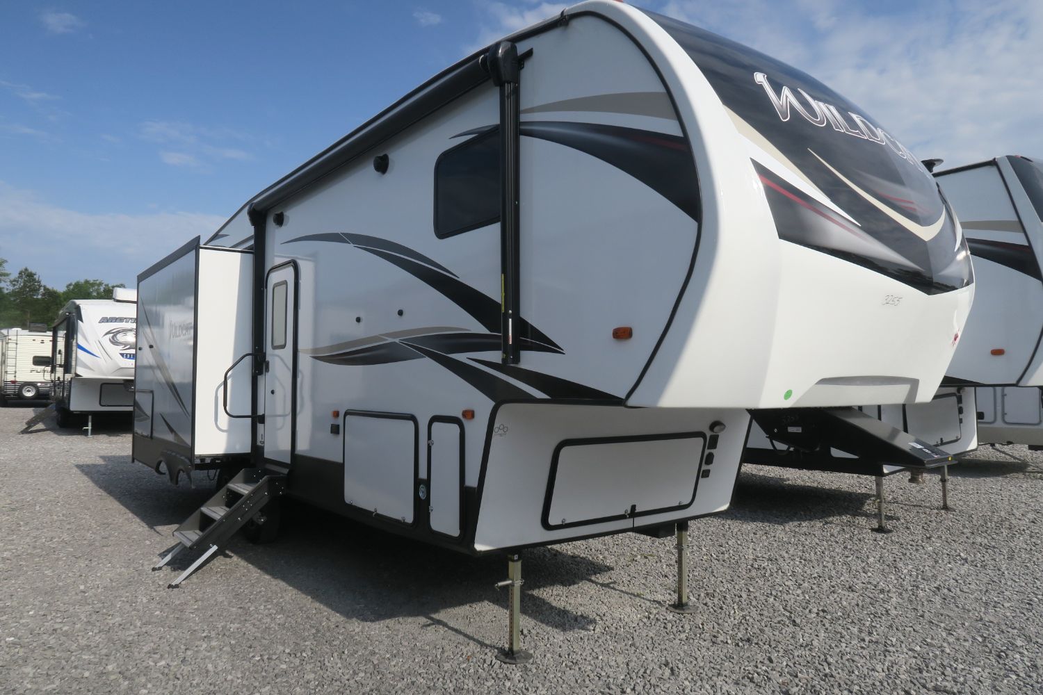 NEW 2020 WILDCAT 290RL Overview Berryland Campers