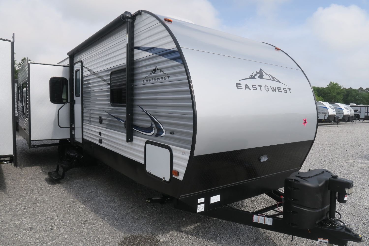 NEW 2020 DELLA TERRA 29K2S - Overview | Berryland Campers