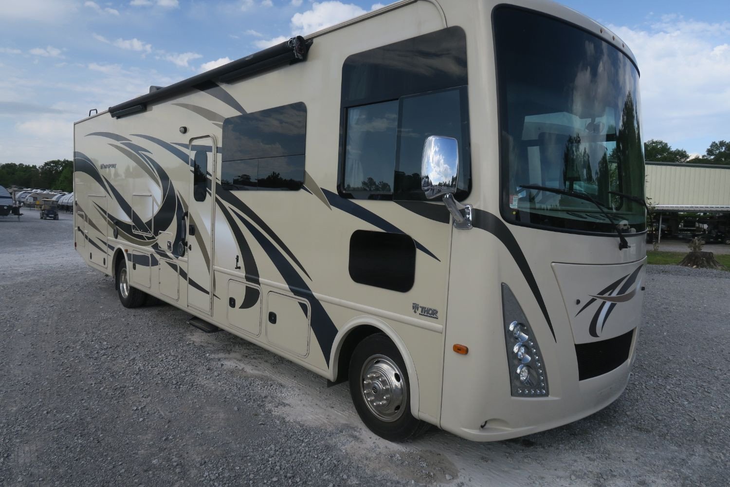 USED 2017 WINDSPORT HURRICANE 34J - Overview | Berryland Campers