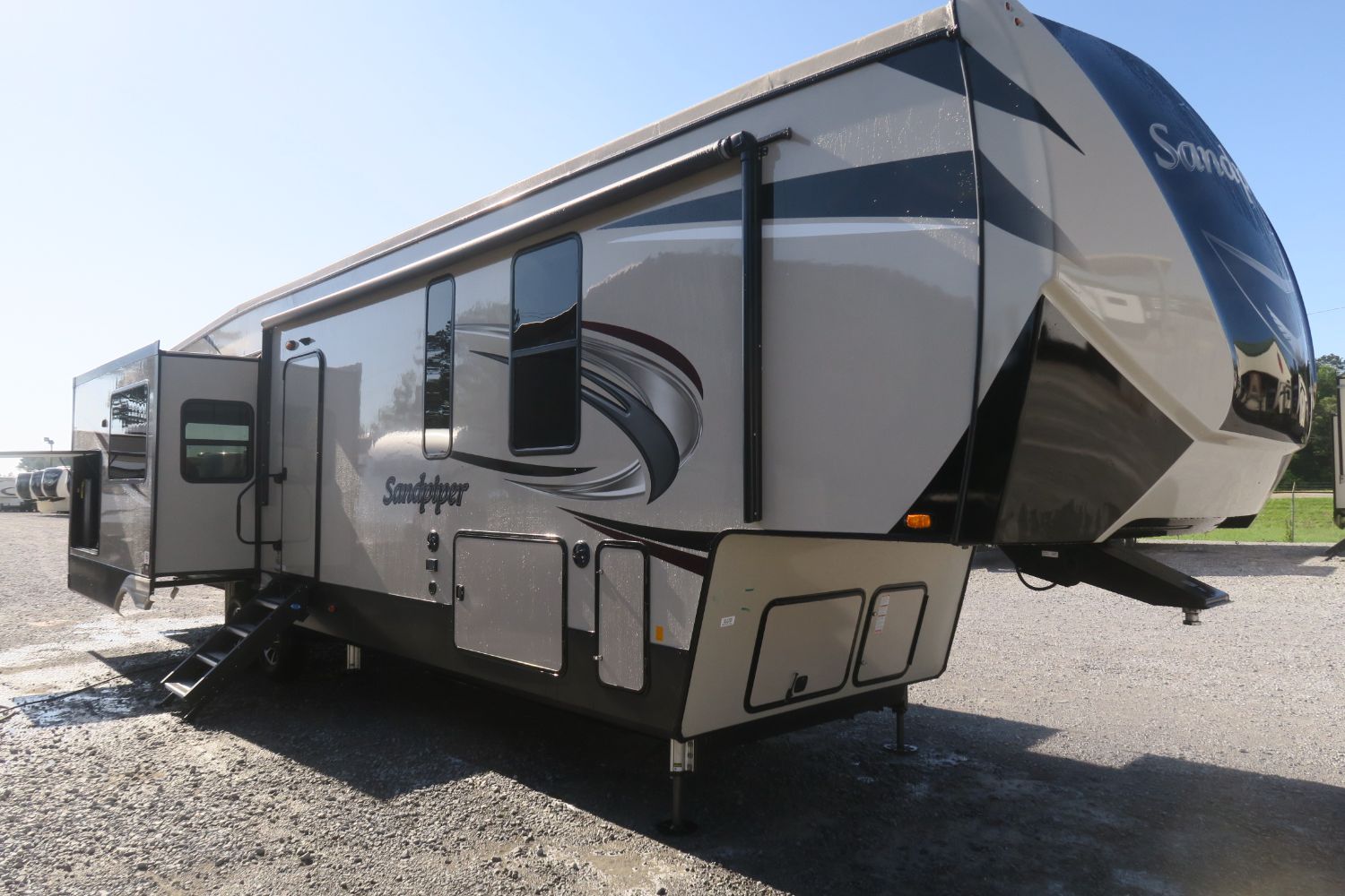 NEW 2020 SANDPIPER 372LOK - Overview | Berryland Campers