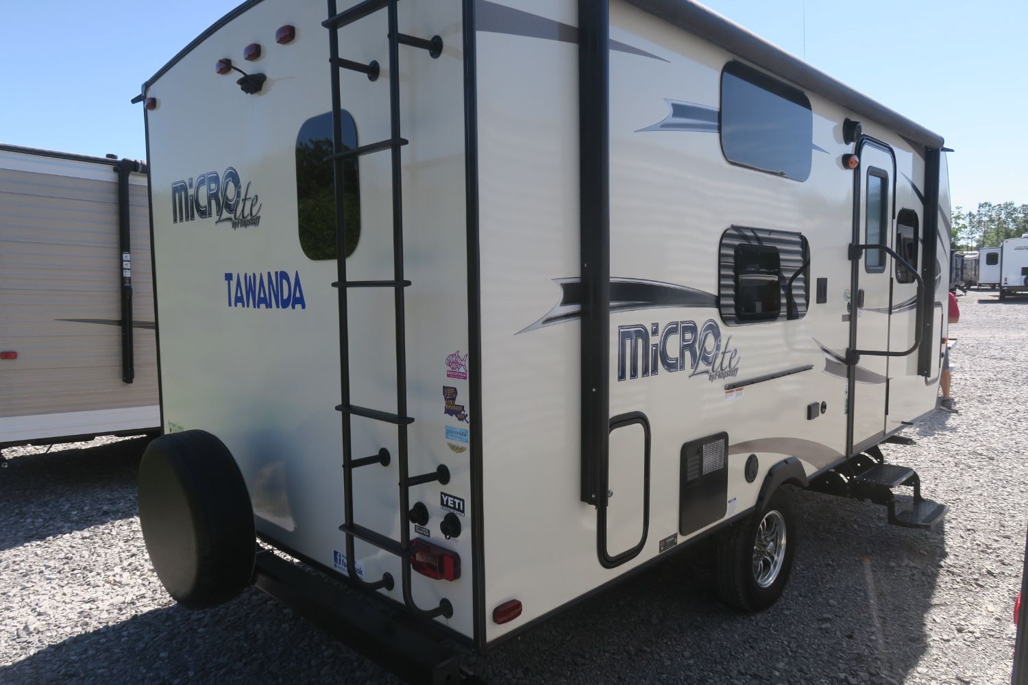 USED 2017 FLAGSTAFF MICRO LITE 19KD Overview Berryland Campers