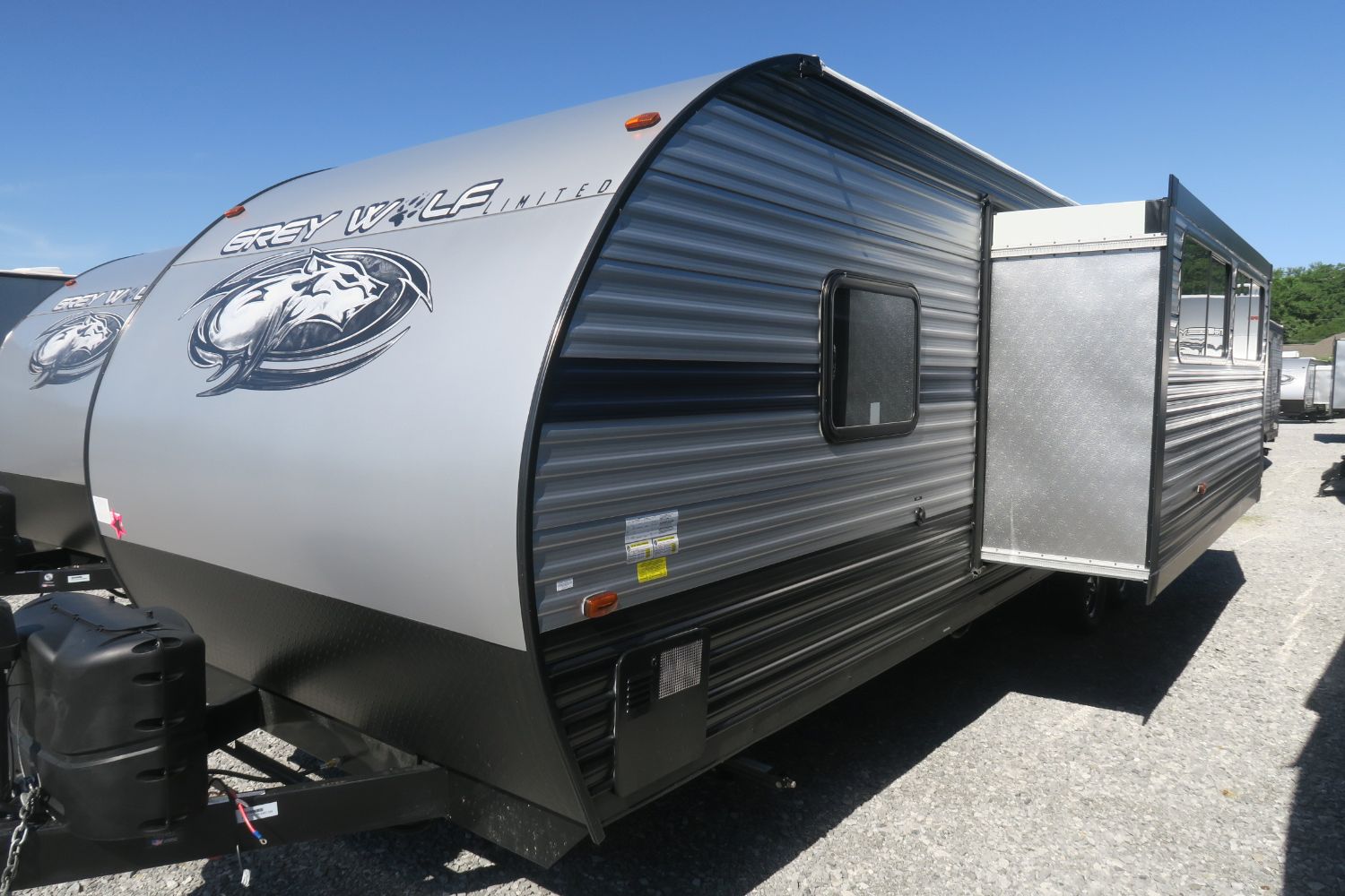 NEW 2020 CHEROKEE GREY WOLF 27DBH - Overview | Berryland Campers