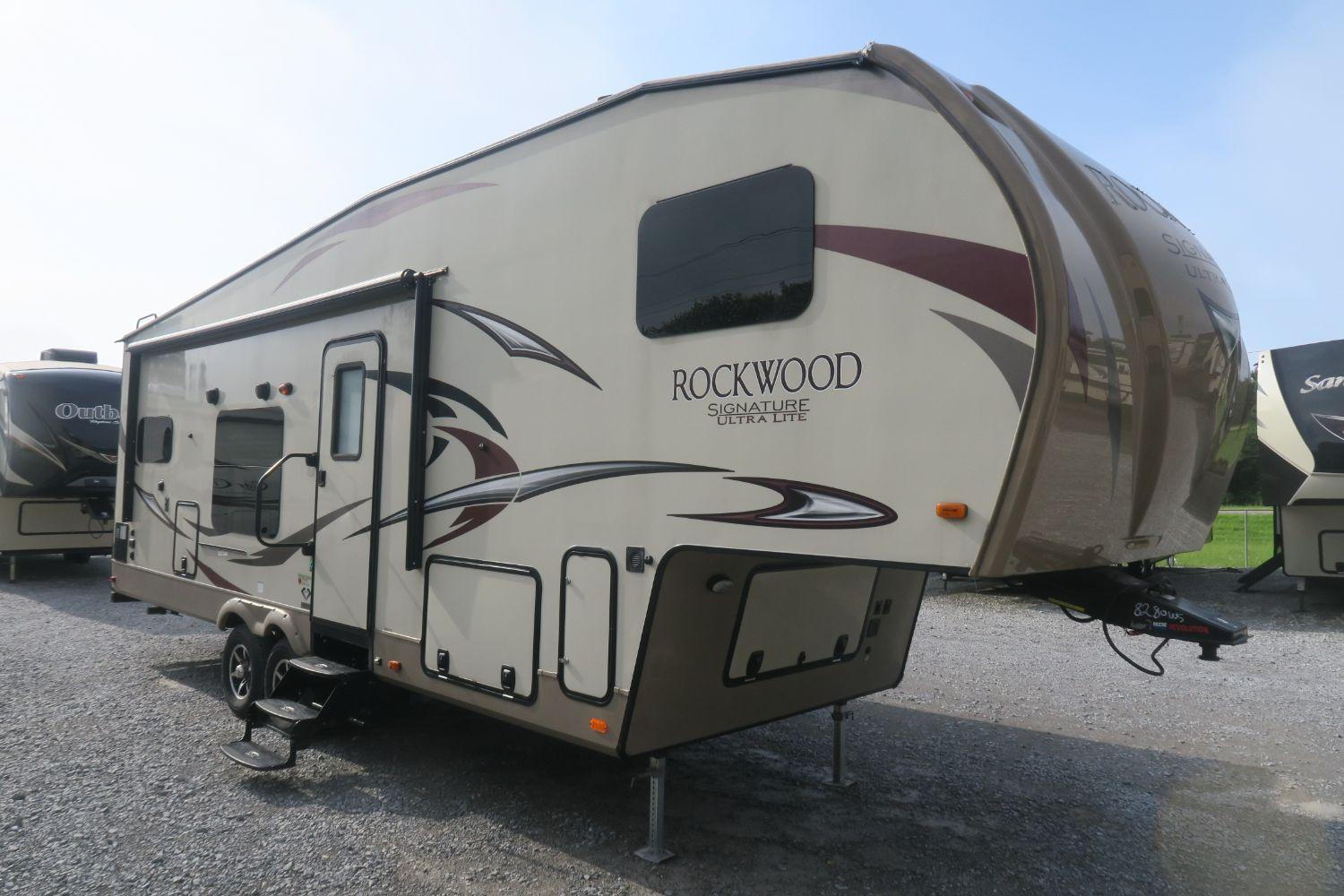 USED 2017 ROCKWOOD SIGNATURE ULTRA LITE 8280WI Overview Berryland