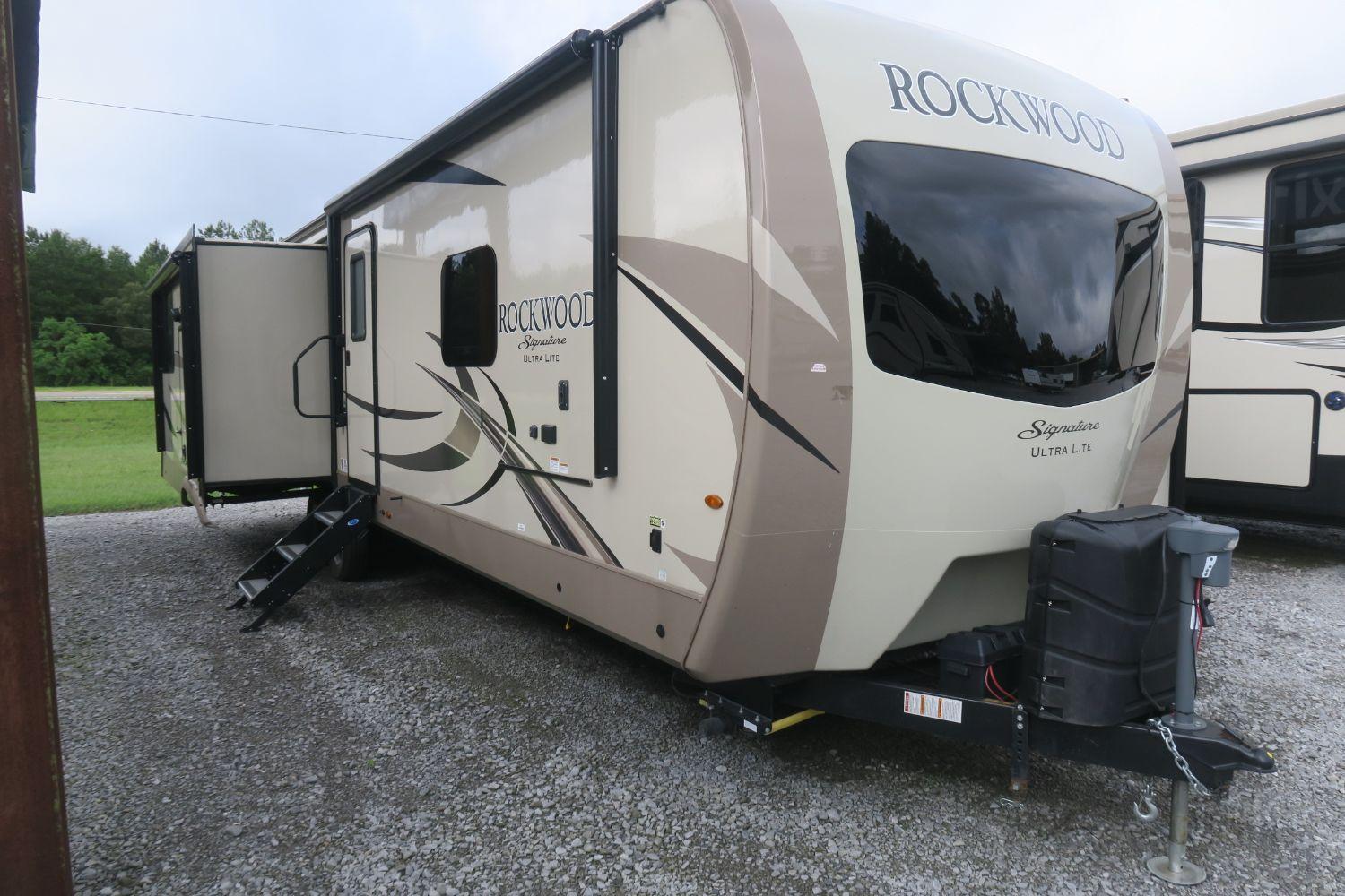 USED 2018 ROCKWOOD SIGNATURE ULTRA LITE 8332BS Overview Berryland Campers