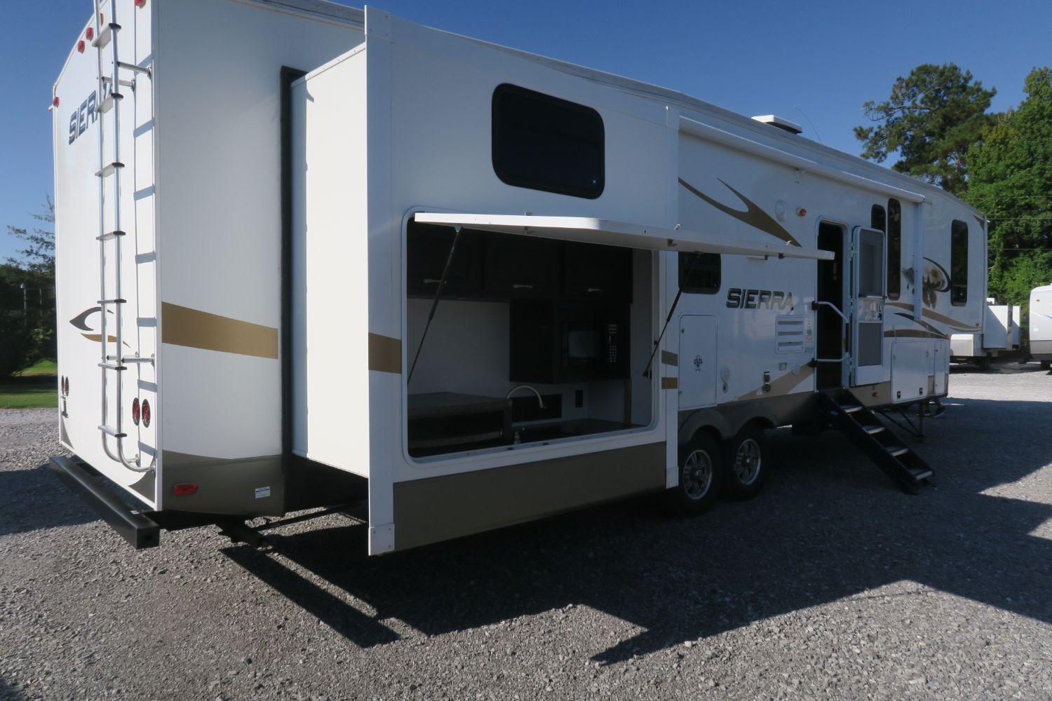 USED 2012 SIERRA 365SAQ Overview Berryland Campers