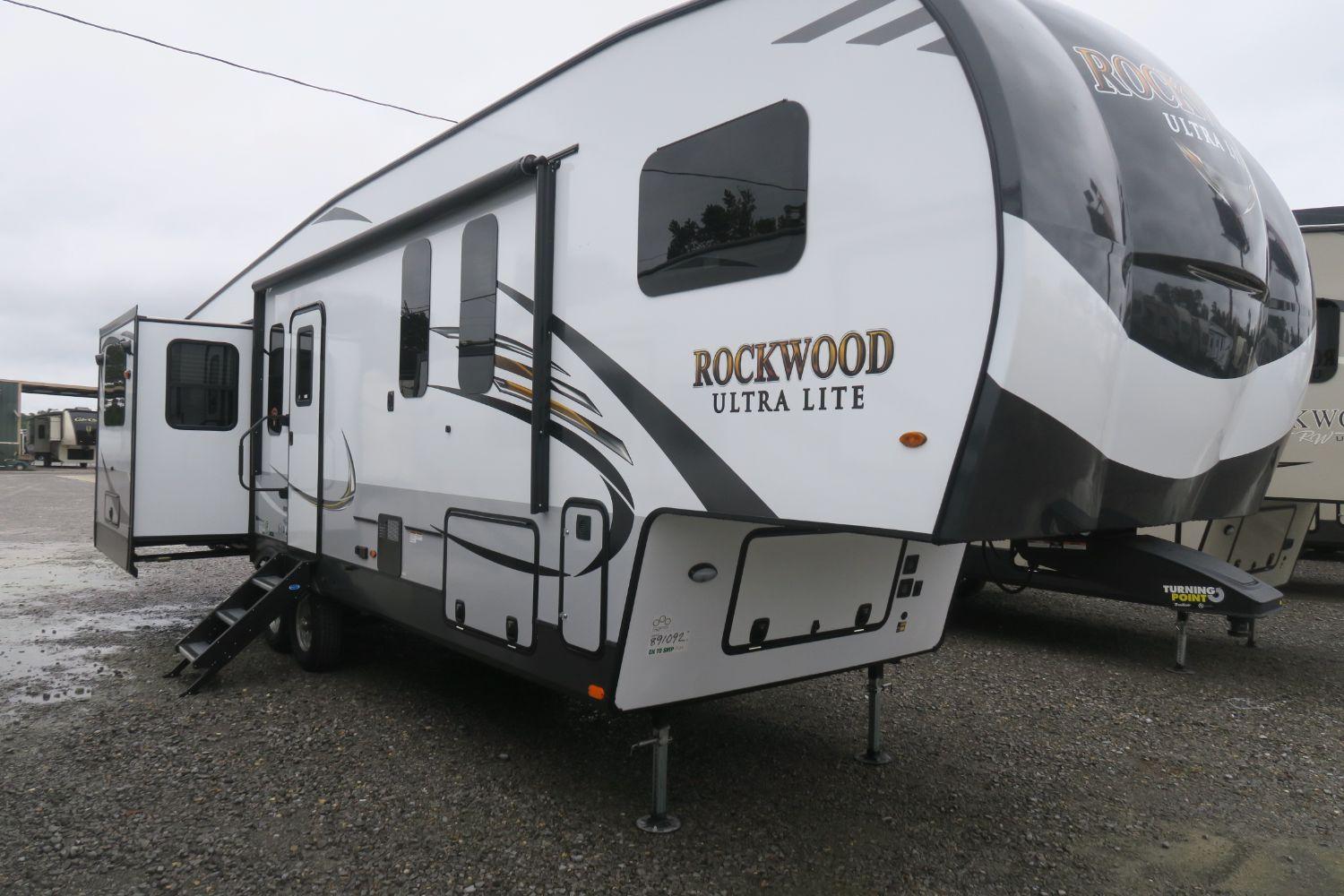 NEW 2020 ROCKWOOD SIGNATURE ULTRA LITE 2896MBC Overview Berryland
