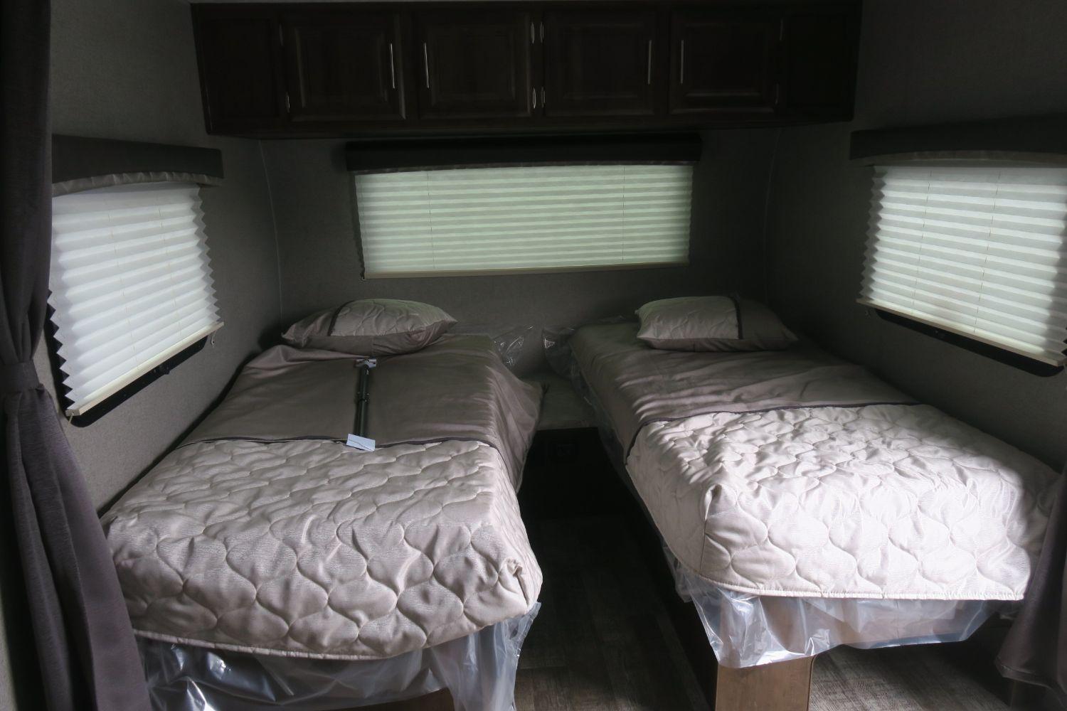 lite travel trailer with king bed
