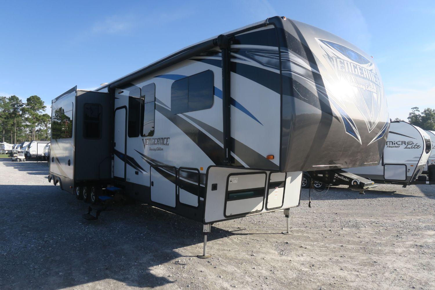 USED 2016 VENGEANCE 38L12 - Overview | Berryland Campers