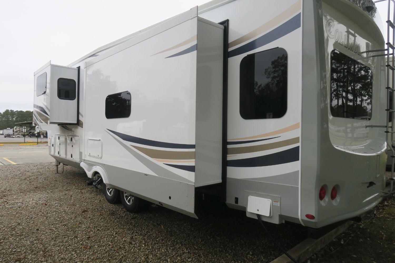 NEW 2020 COLUMBUS 1492 382FB Overview Berryland Campers