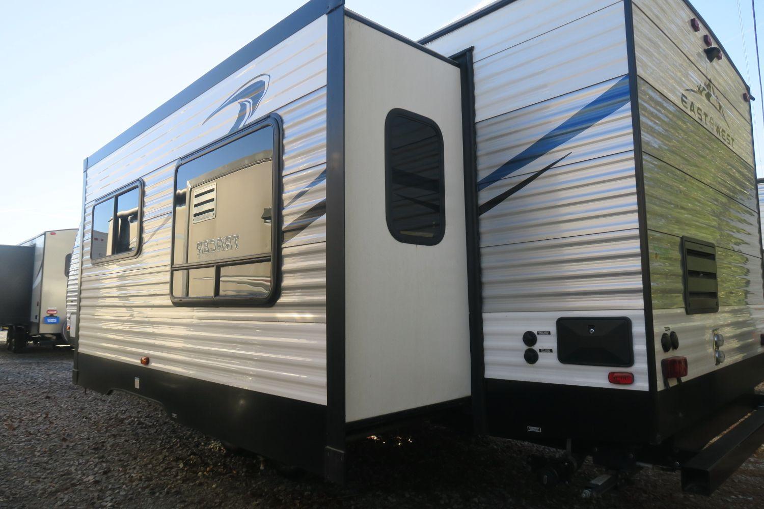 USED 2019 EAST TO WEST 29KRK Overview Berryland Campers