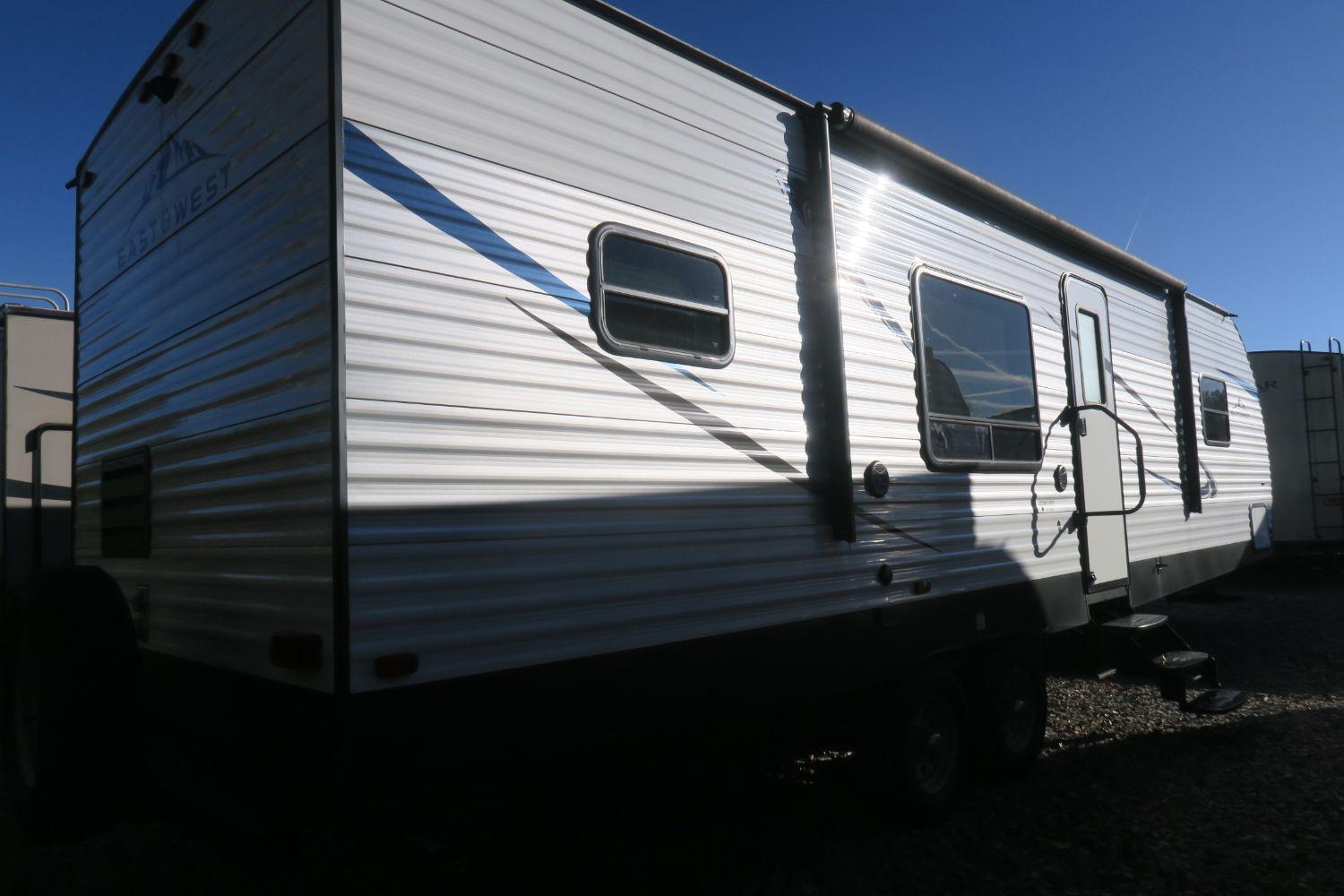 USED 2019 EAST TO WEST 29KRK Overview Berryland Campers