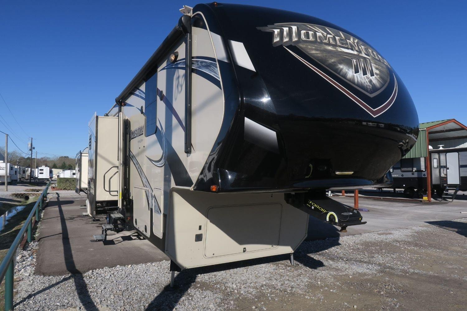 USED 2014 MOMENTUM 355TH - Overview | Berryland Campers
