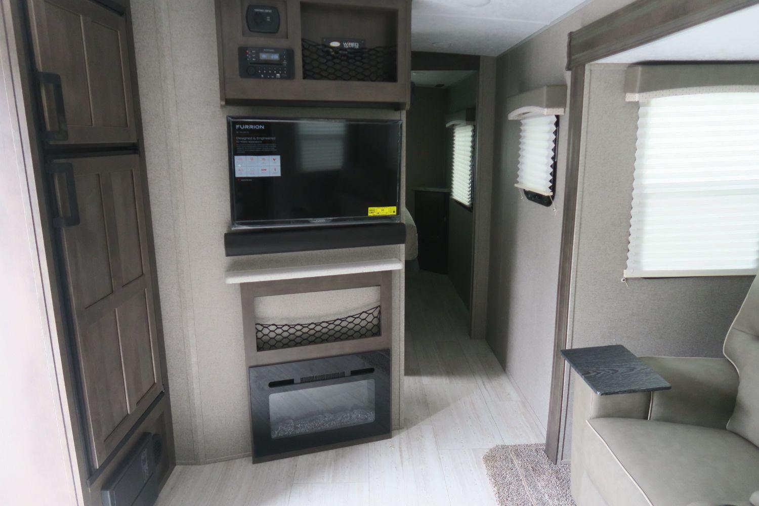 new-2020-rockwood-mini-lite-2506s-overview-berryland-campers