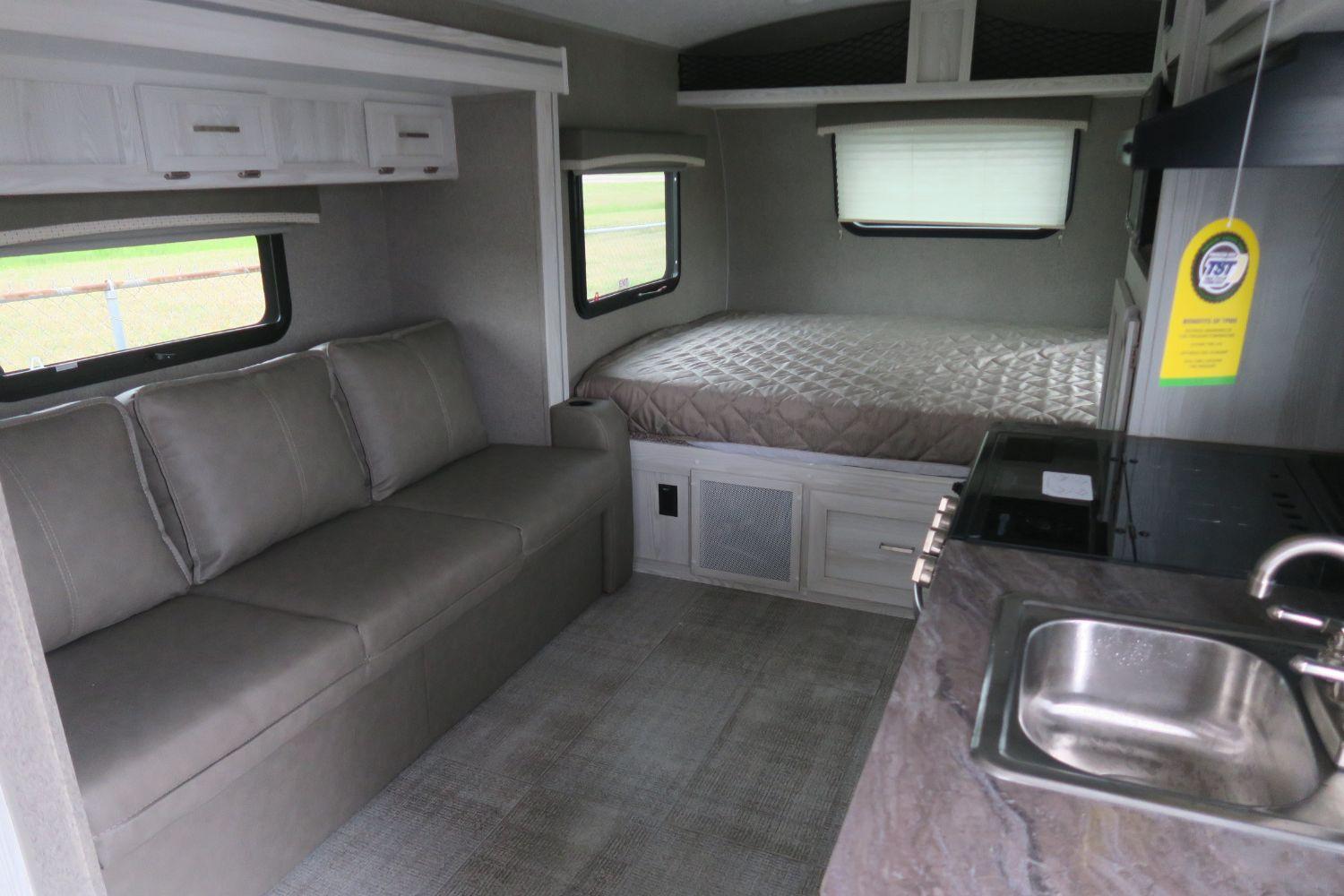 19 foot rockwood travel trailer