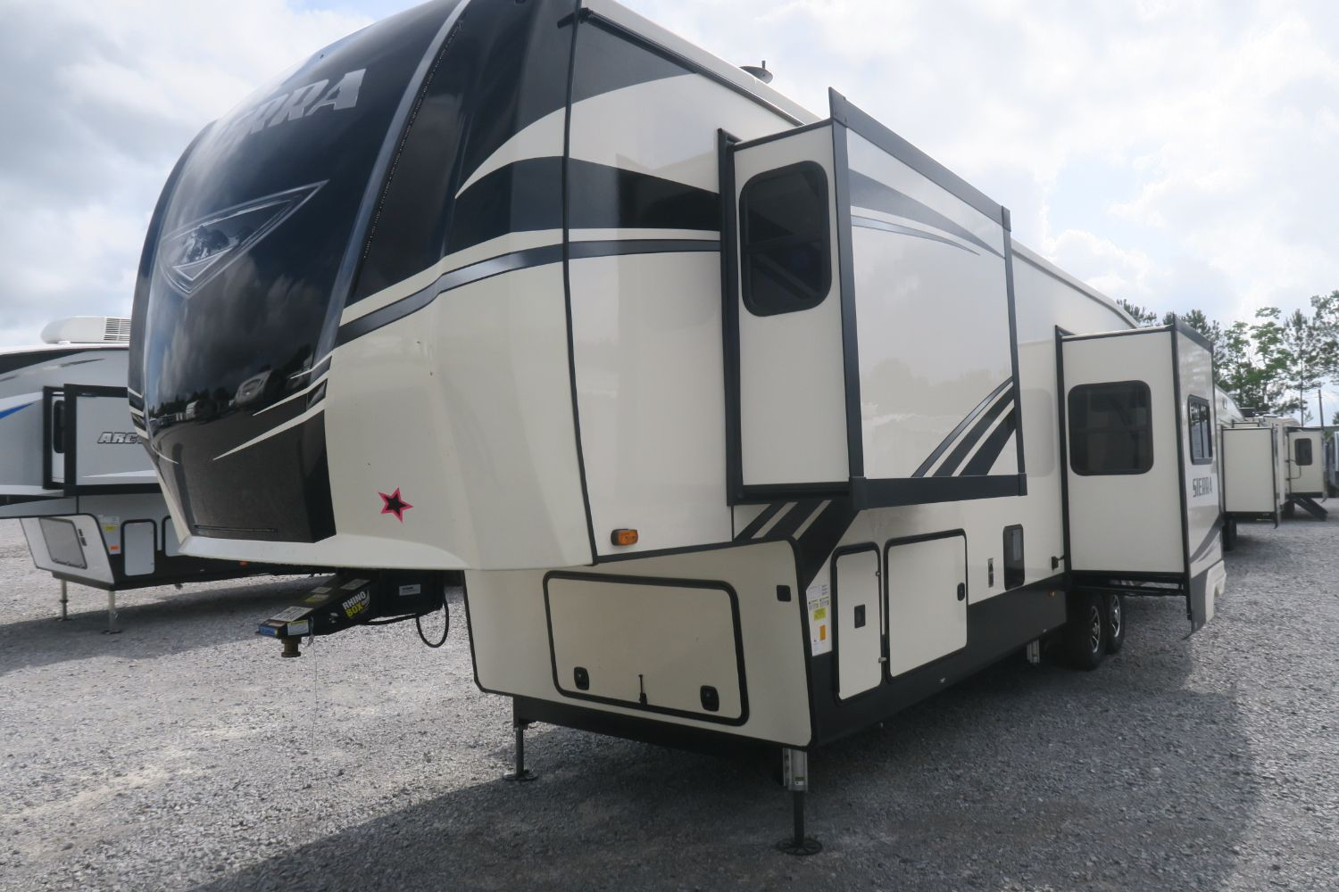 NEW 2021 SIERRA 39BARK - Overview | Berryland Campers