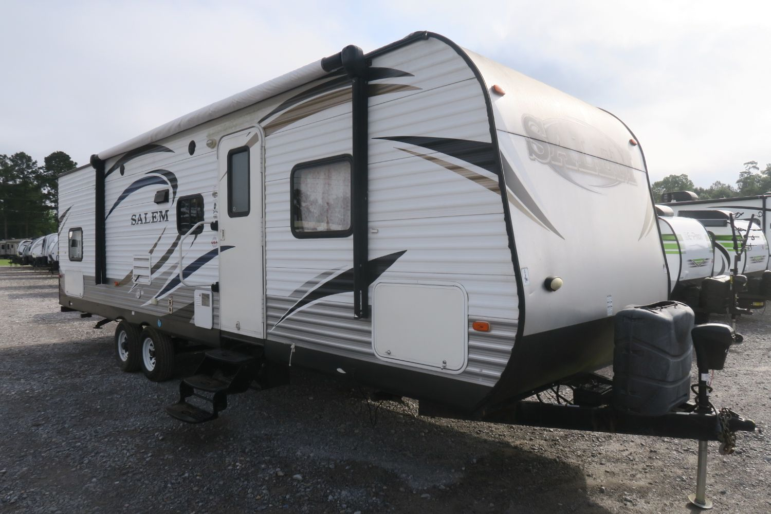 USED 2014 SALEM 30QBSS Overview Berryland Campers