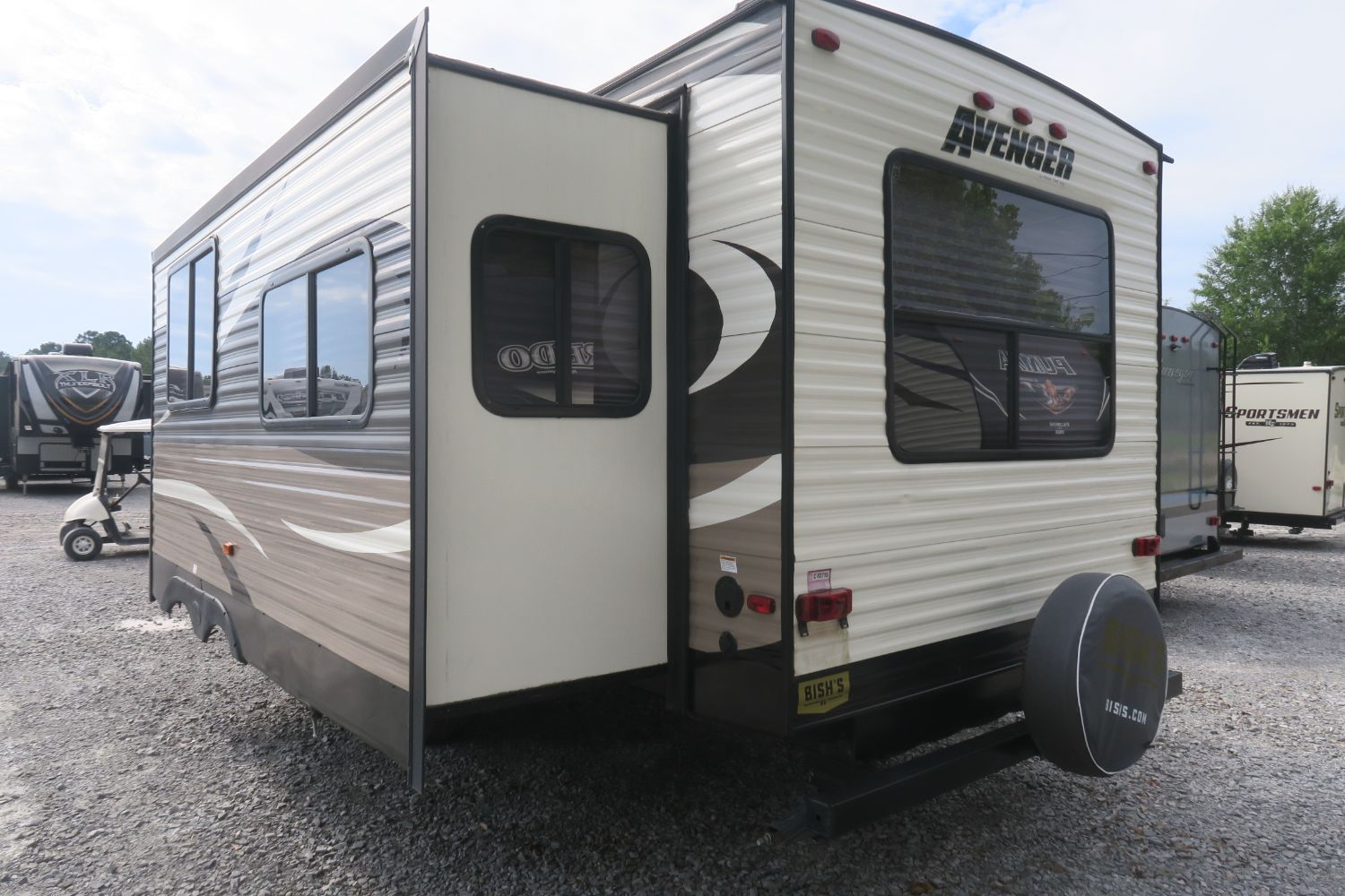 USED 2016 AVENGER 27RLS - Overview | Berryland Campers