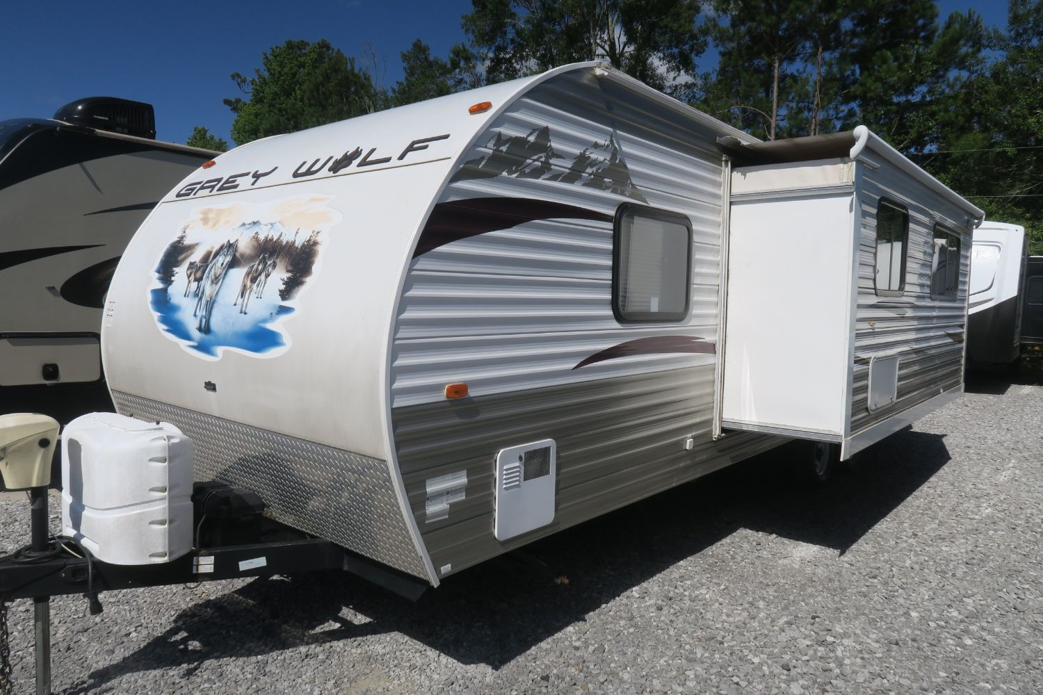 USED 2012 CHEROKEE GREY WOLF 28BH - Overview | Berryland Campers