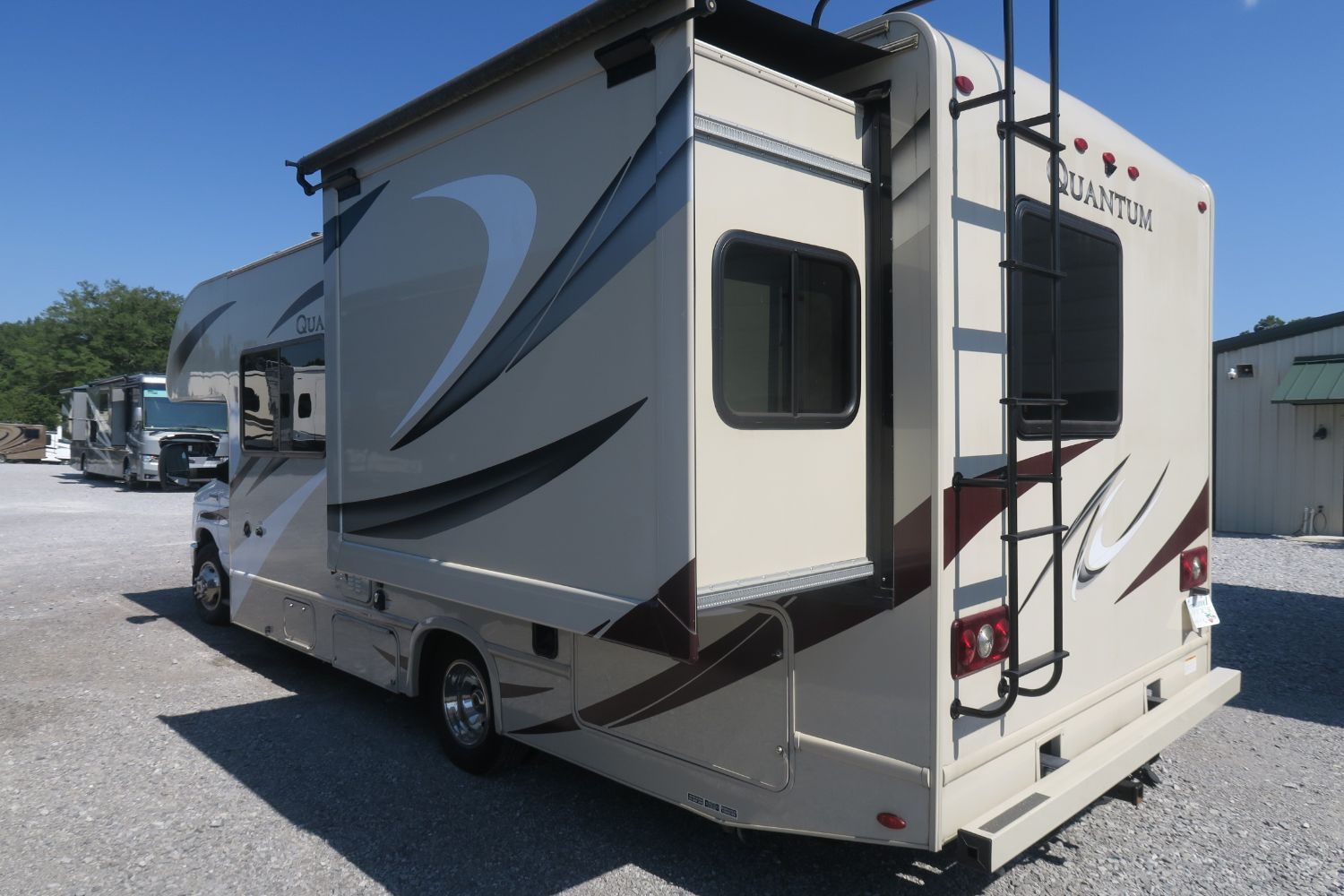 USED 2018 QUANTUM 26 - Overview | Berryland Campers