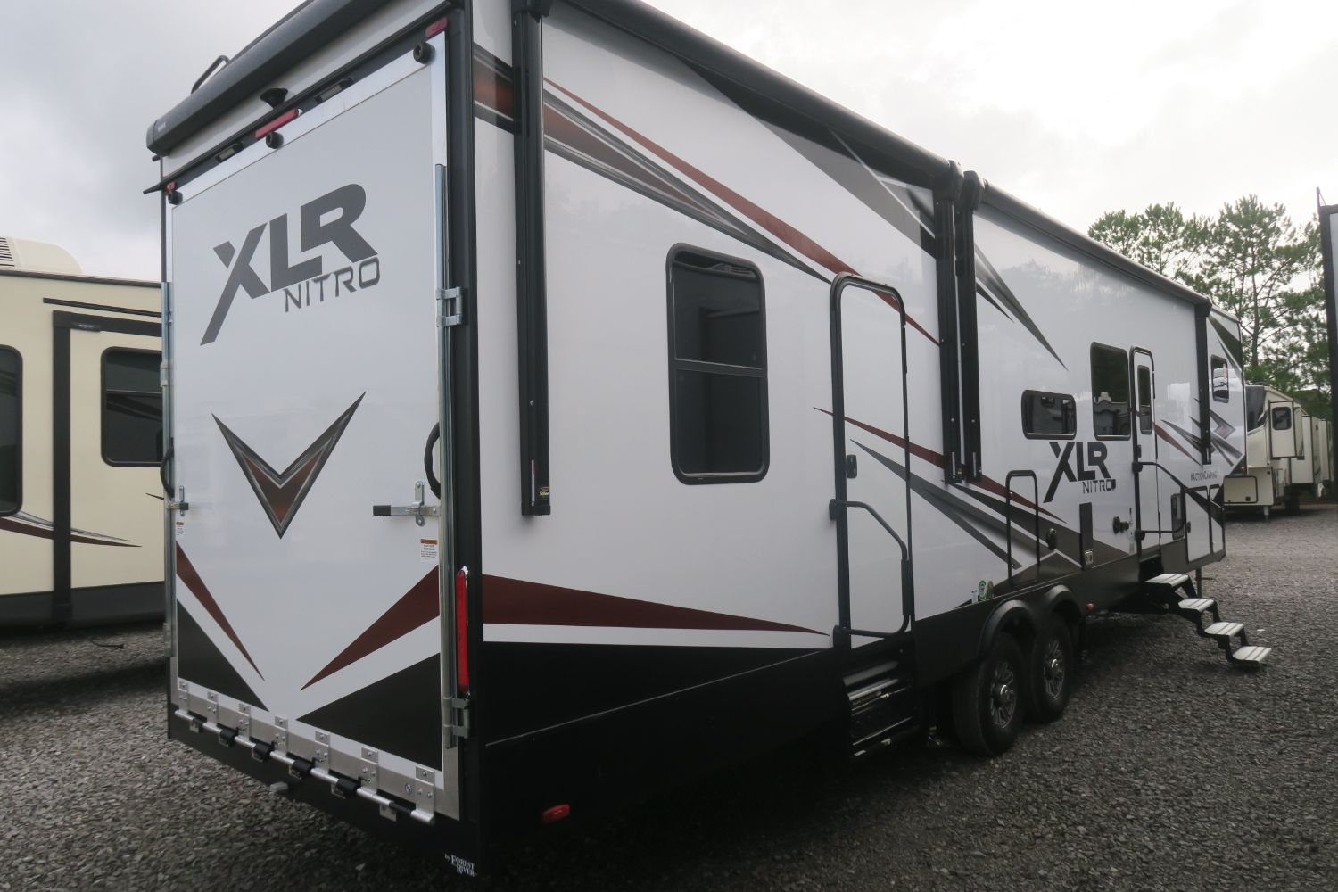 NEW 2021 XLR NITRO 33DK - Overview | Berryland Campers