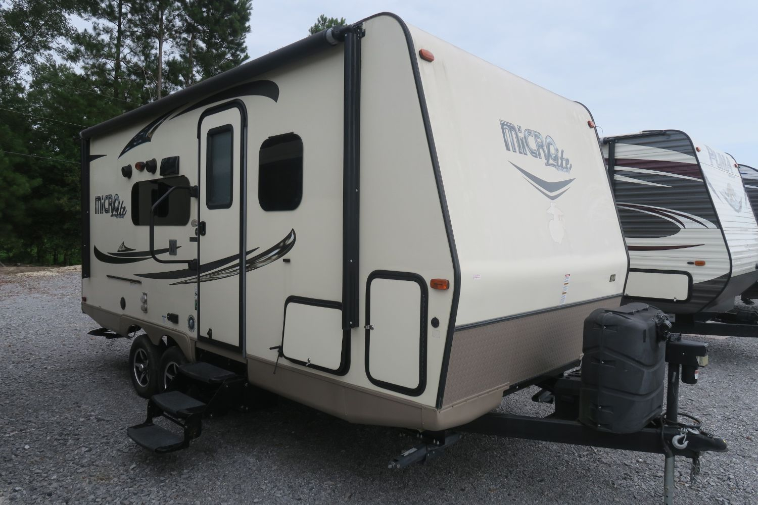 USED 2017 FLAGSTAFF MICRO LITE 21DS Overview Berryland Campers