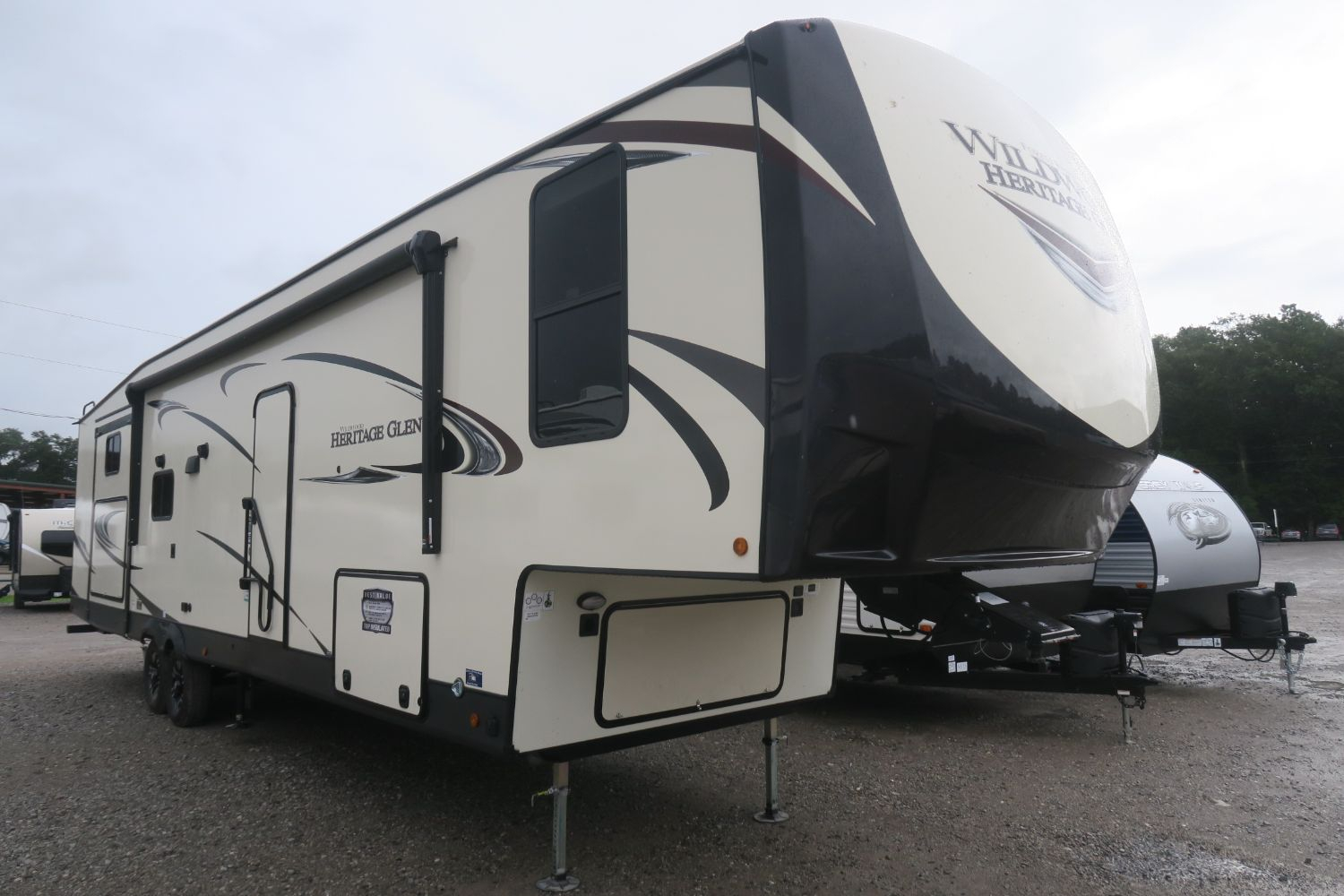 NEW 2021 WILDWOOD HERITAGE GLEN LTZ 356QB - Overview | Berryland Campers