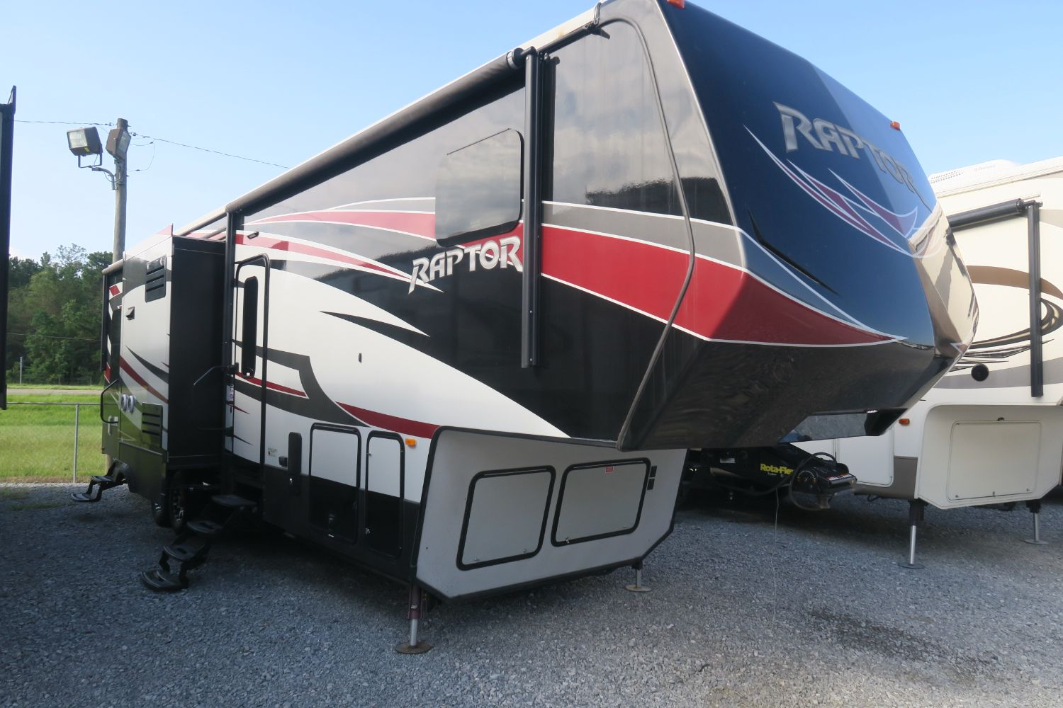 USED 2015 RAPTOR 332TS Overview Berryland Campers