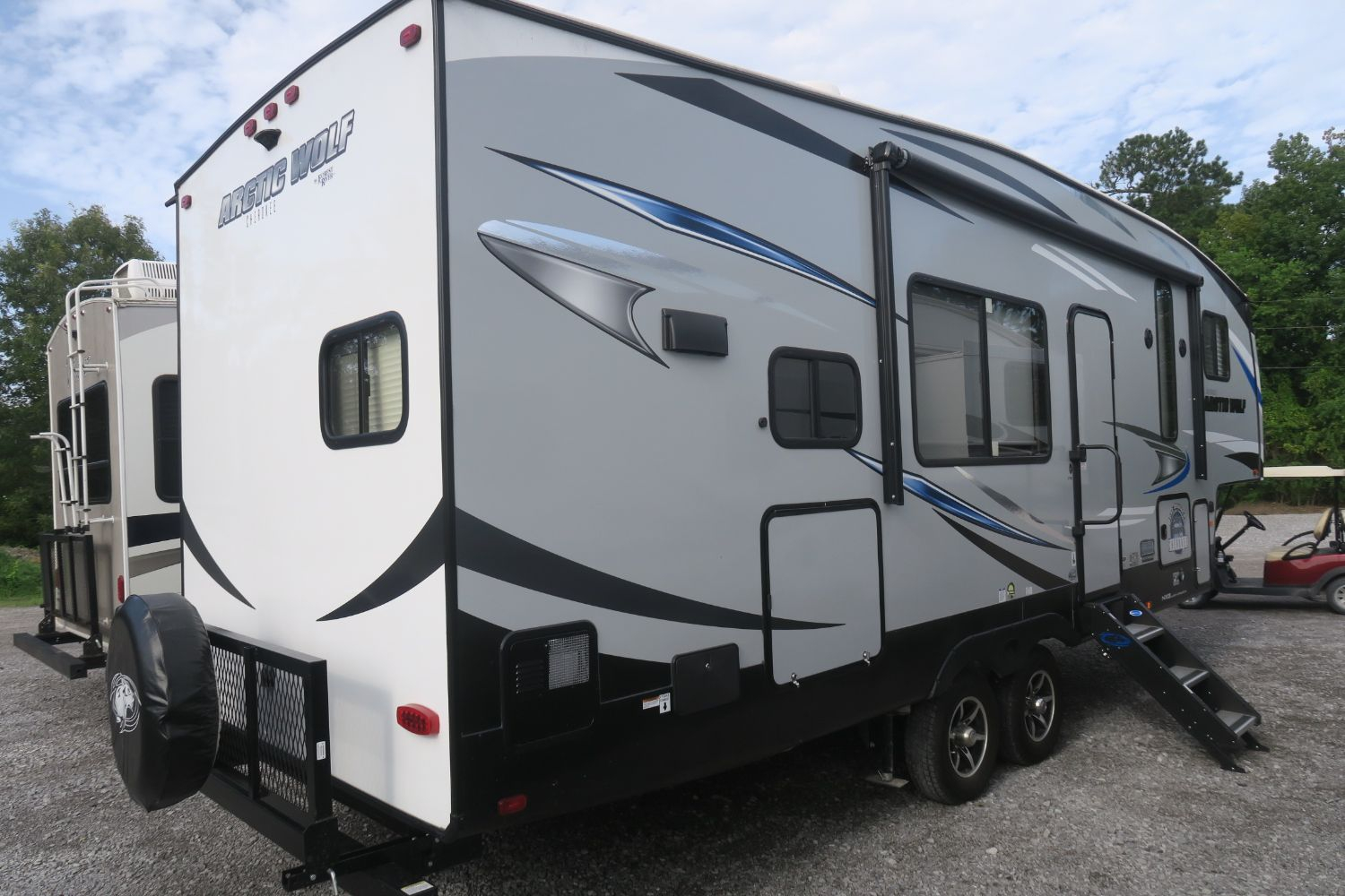 USED 2020 CHEROKEE ARCTIC WOLF 271RK - Overview | Berryland Campers