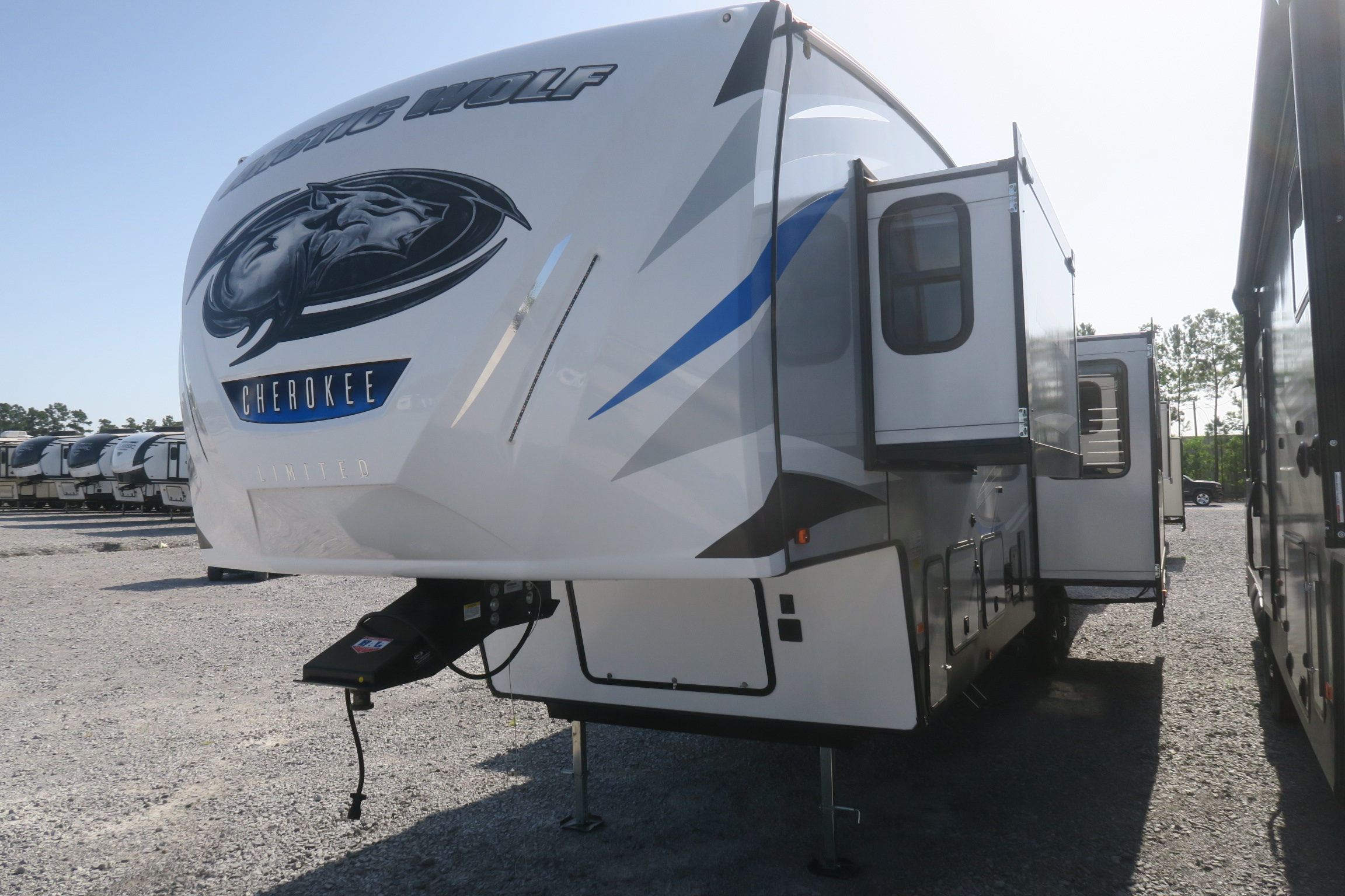 NEW 2021 CHEROKEE ARCTIC WOLF 3770SUITE - Overview | Berryland Campers