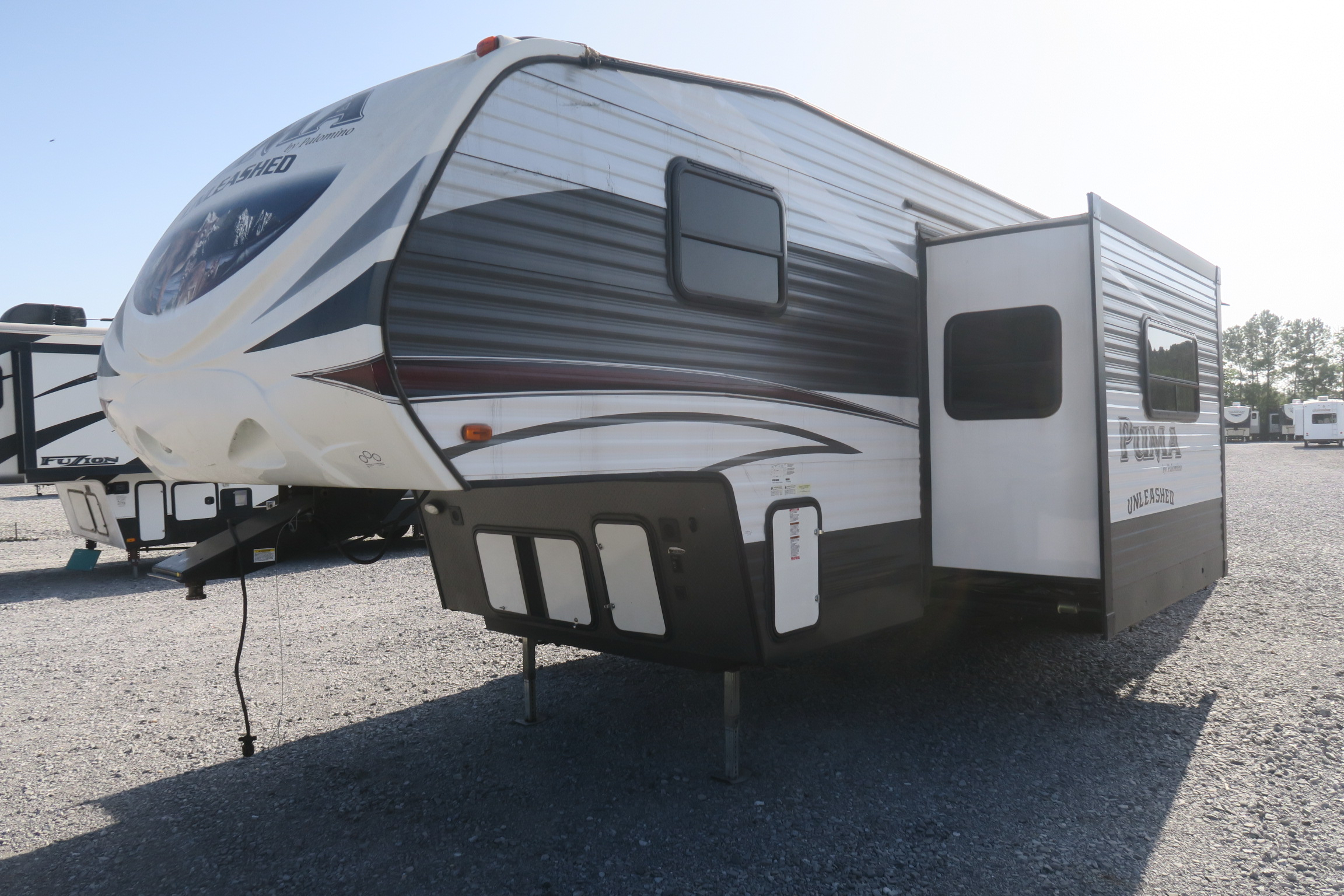 USED 2015 PUMA UNLEASHED 359THKS Overview Berryland Campers