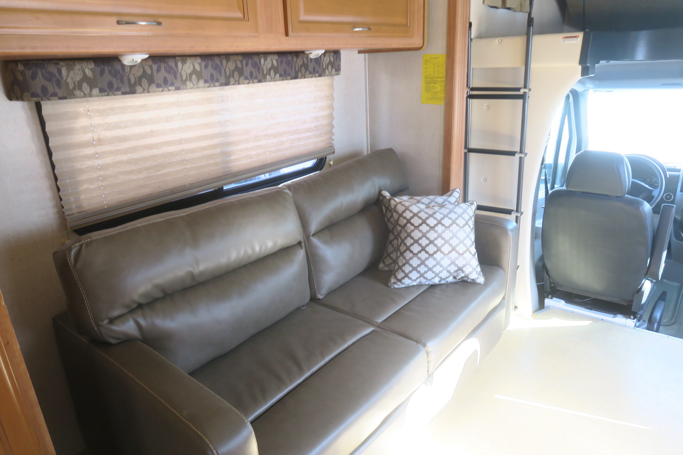 USED 2010 QUEST 24L Overview Berryland Campers