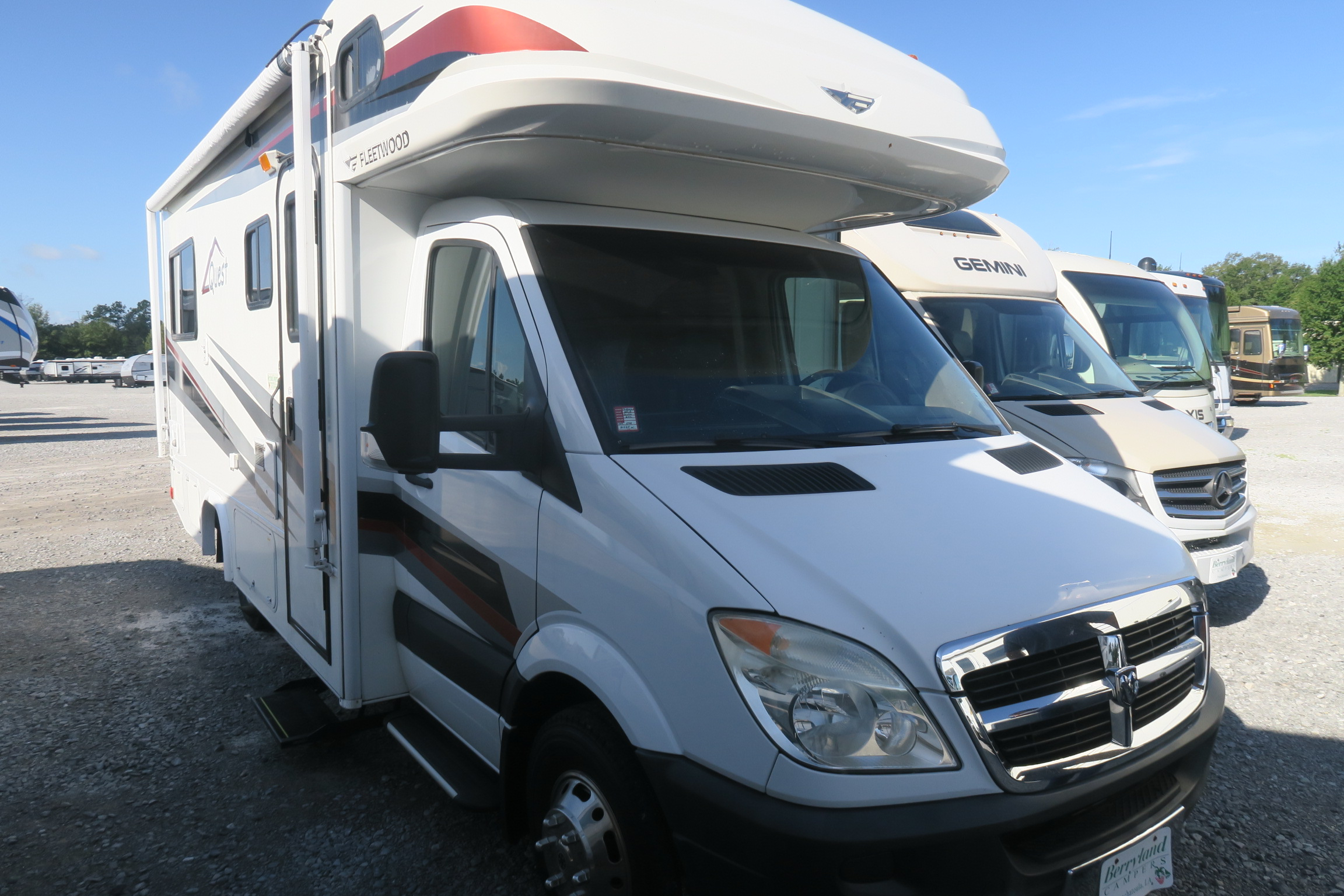 USED 2010 QUEST 24L Overview Berryland Campers