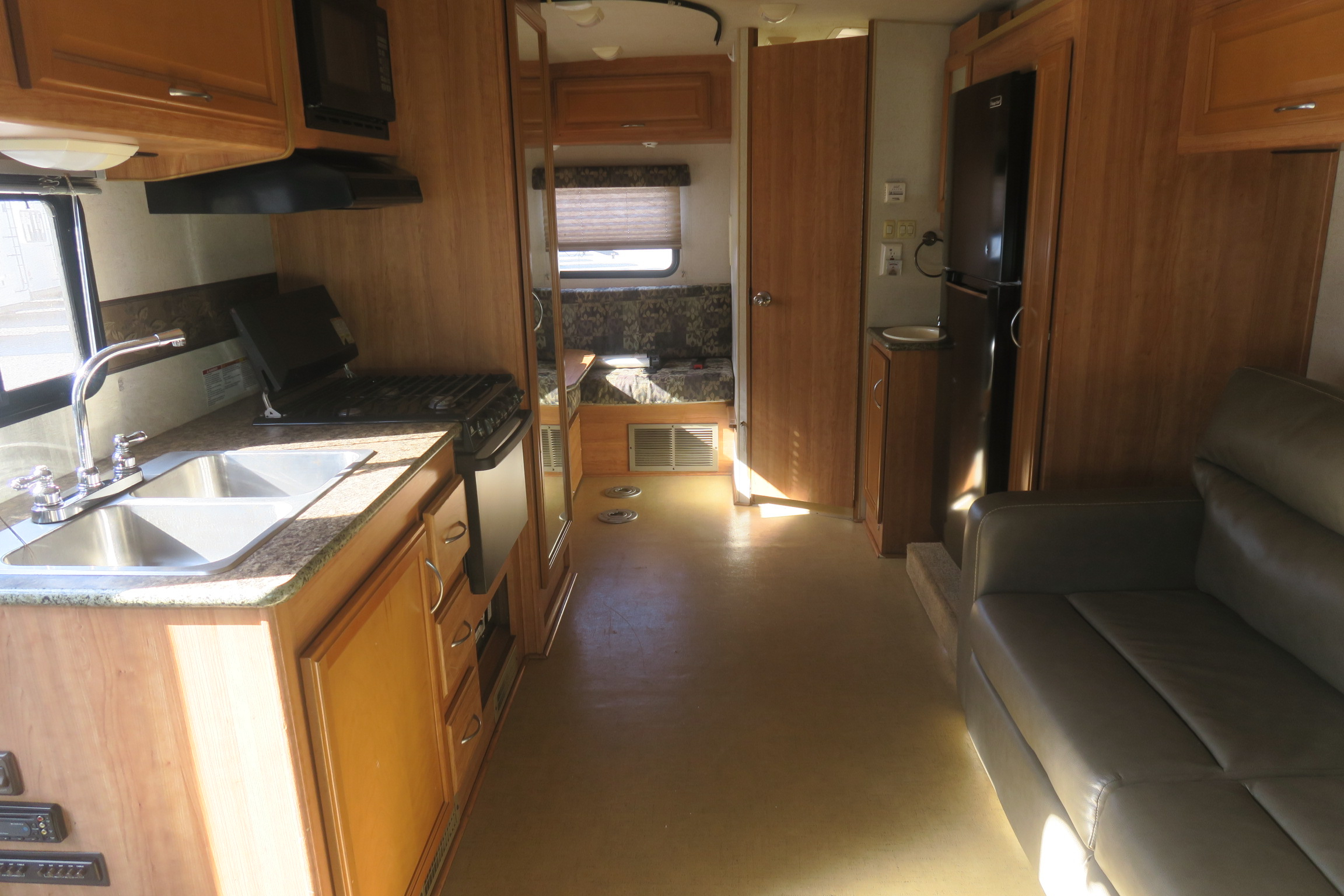 USED 2010 QUEST 24L Overview Berryland Campers