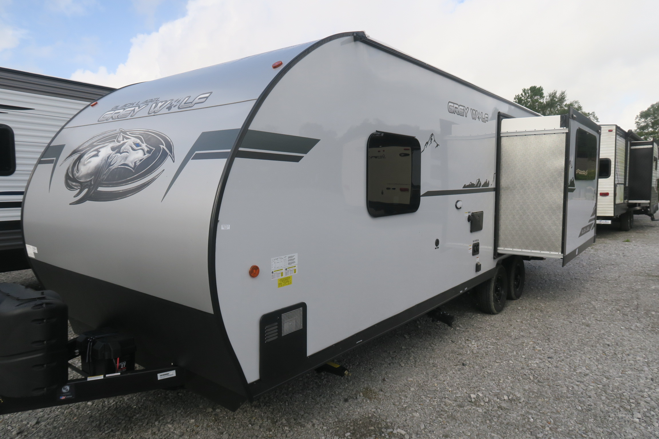 NEW 2021 CHEROKEE GREY WOLF 23MKBL - Overview | Berryland Campers