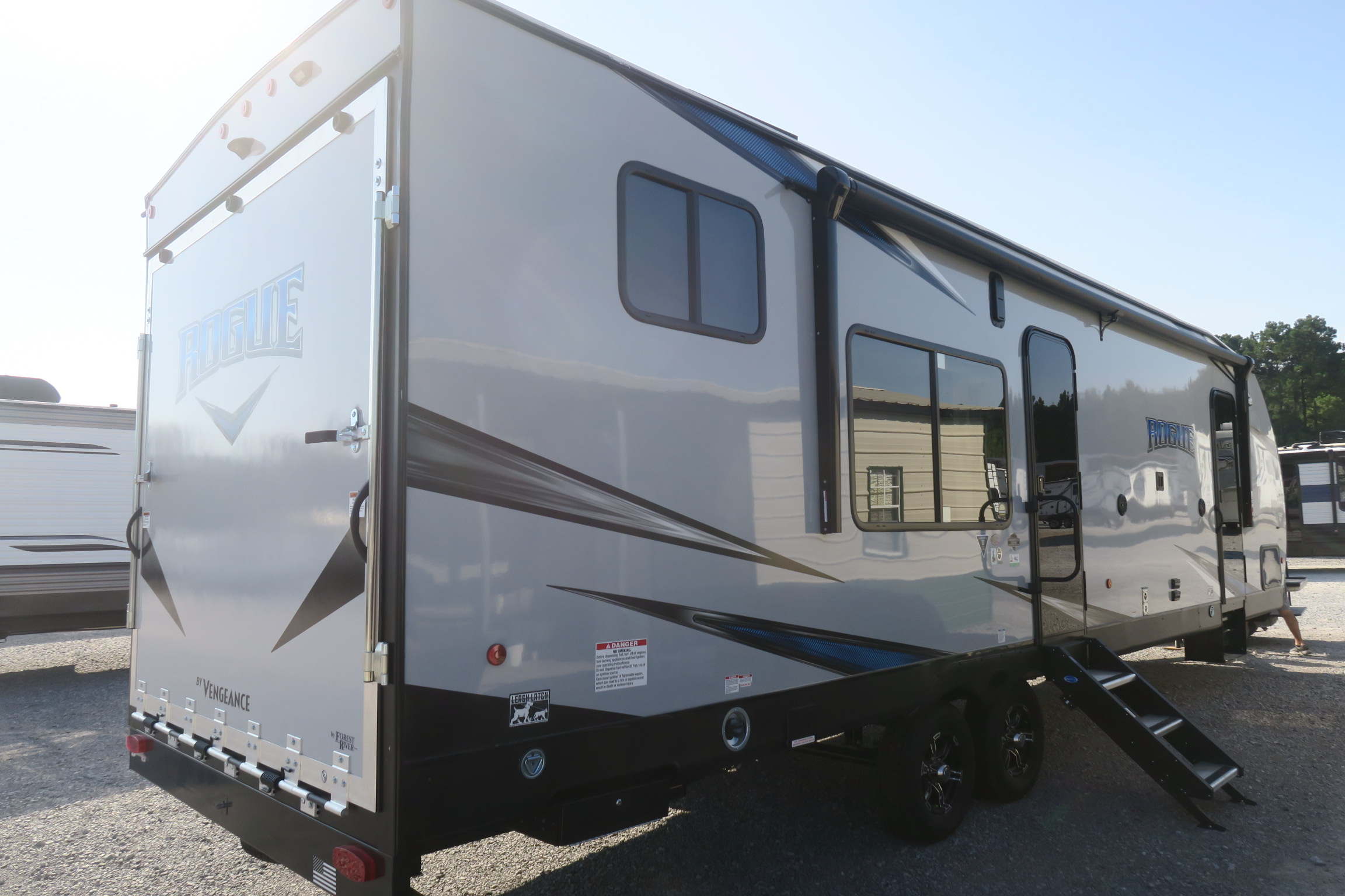 NEW 2021 VENGEANCE ROGUE 29KS Overview Berryland Campers